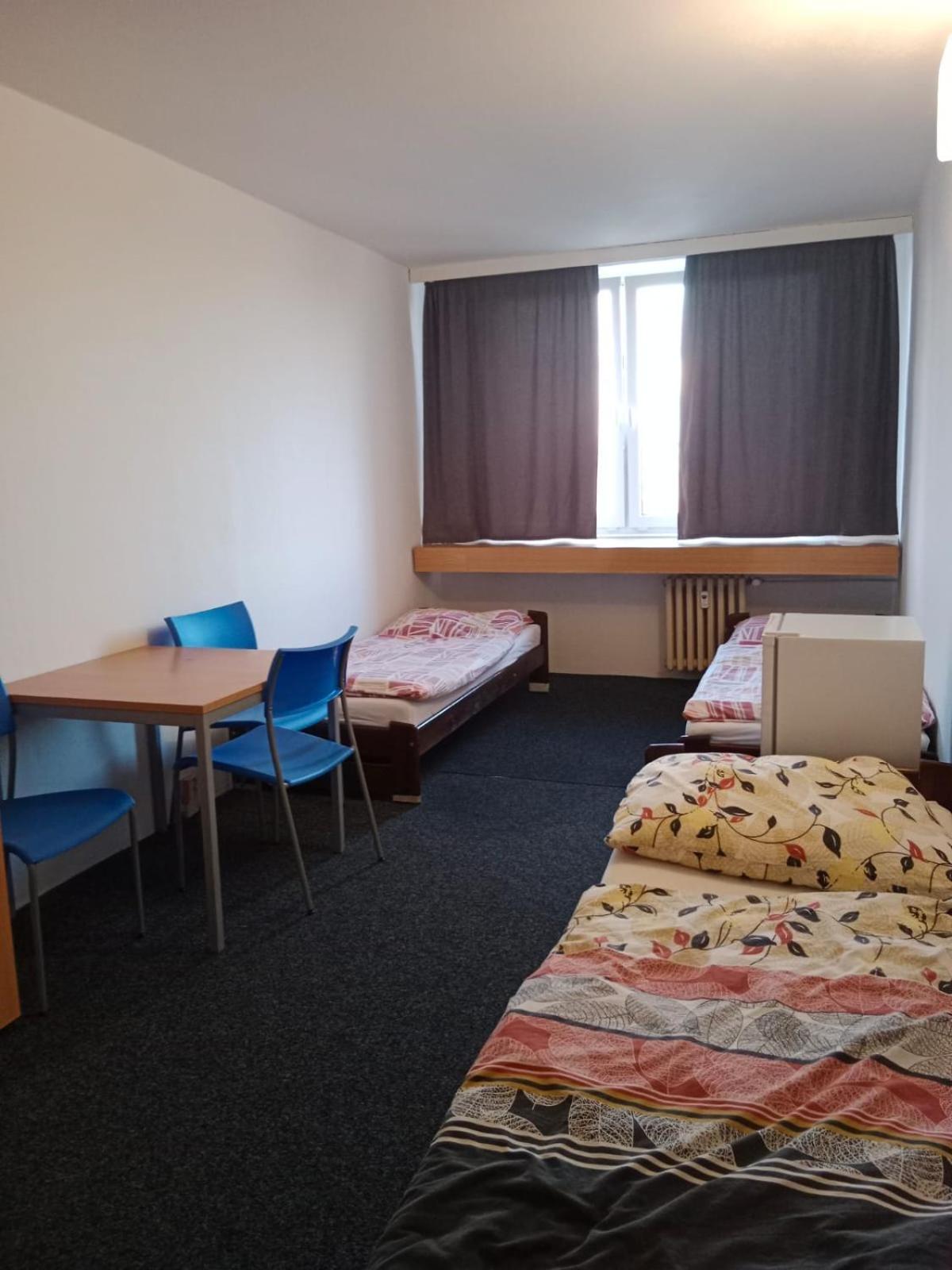 Tvm Tower Modrany Albergue Praga