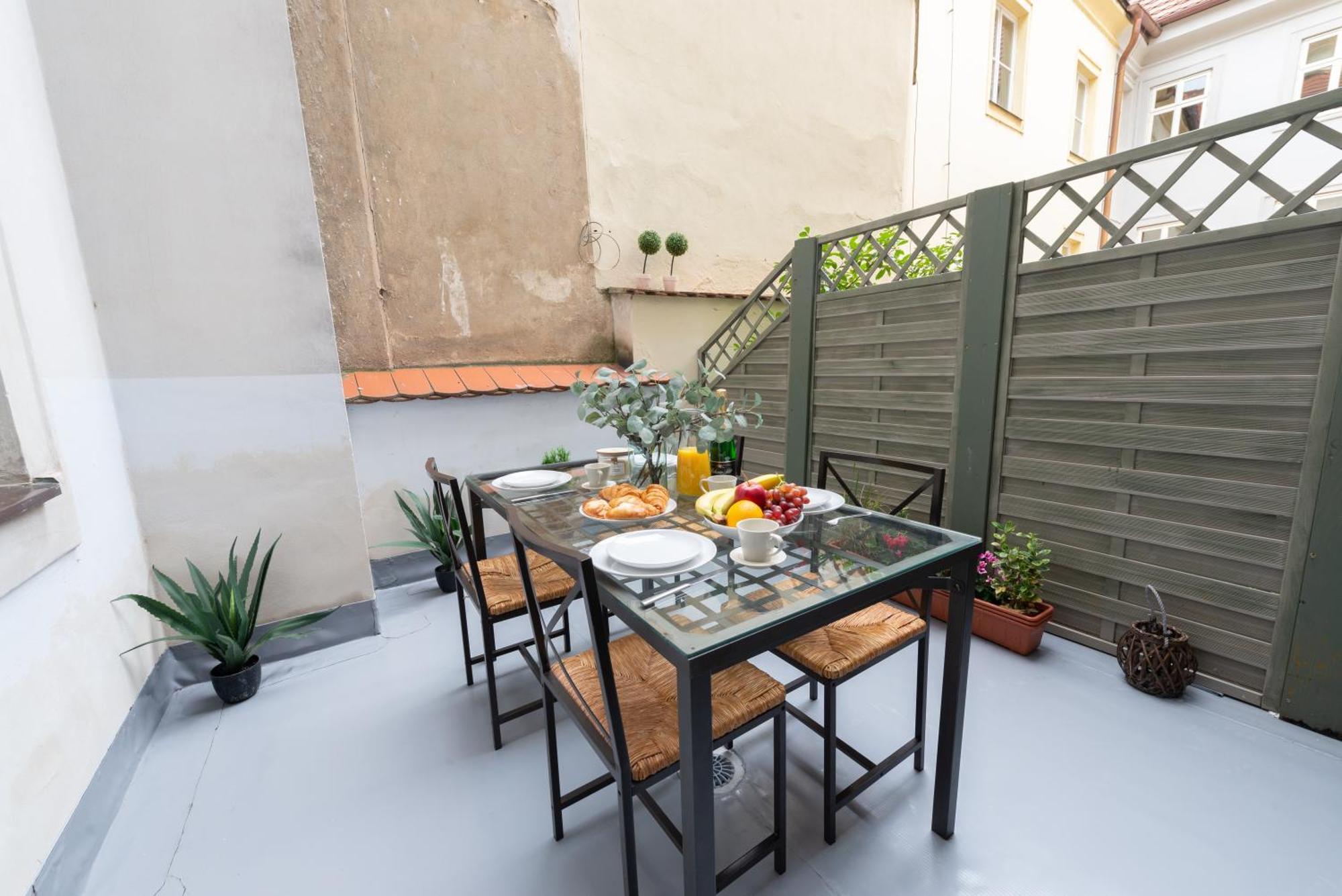 Price & Location - Historic Square Residency Appartement *