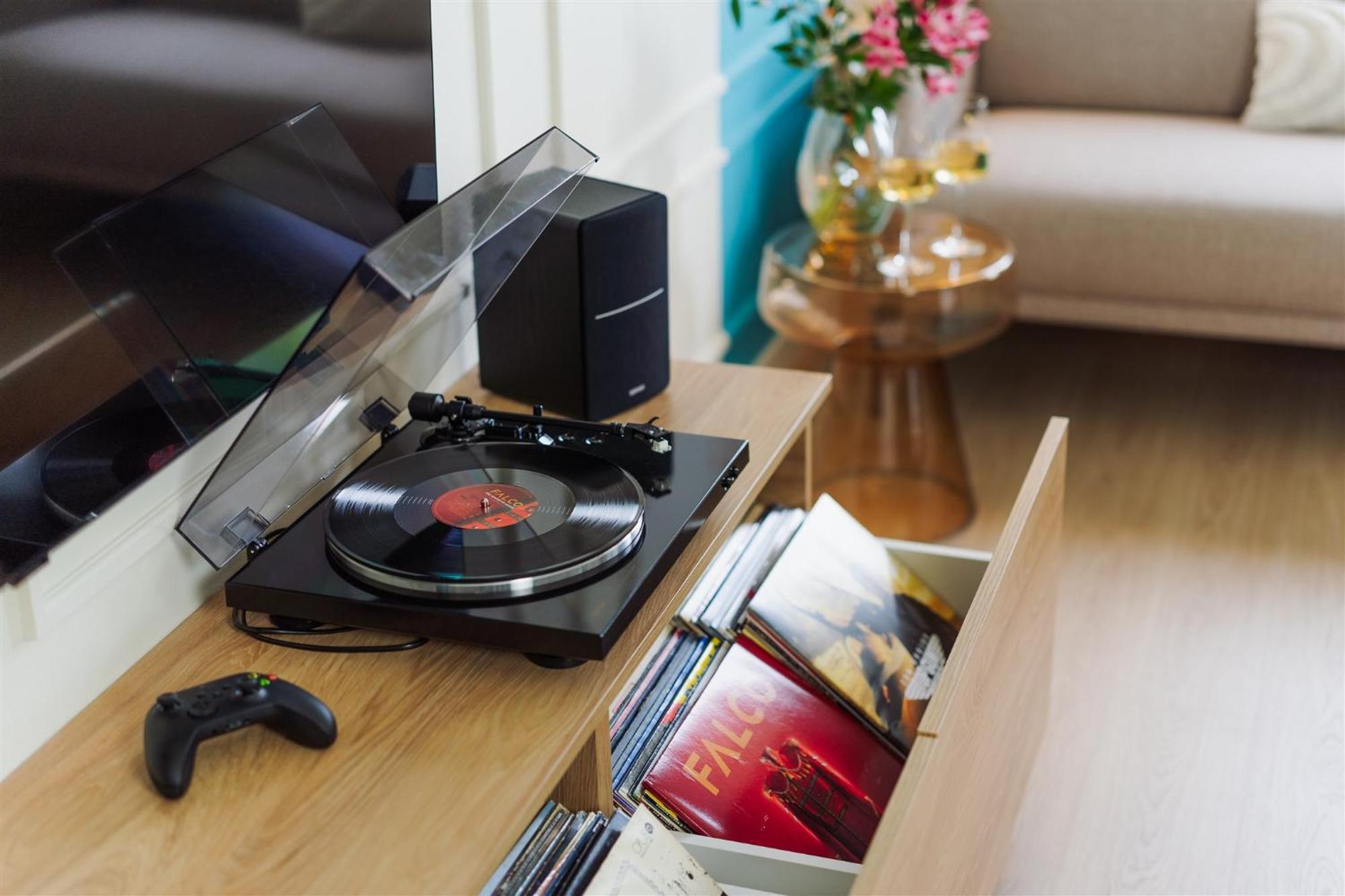 Good Vibe Near Metro - Garage, Air-conditioning, Vinyl Player Apartamento