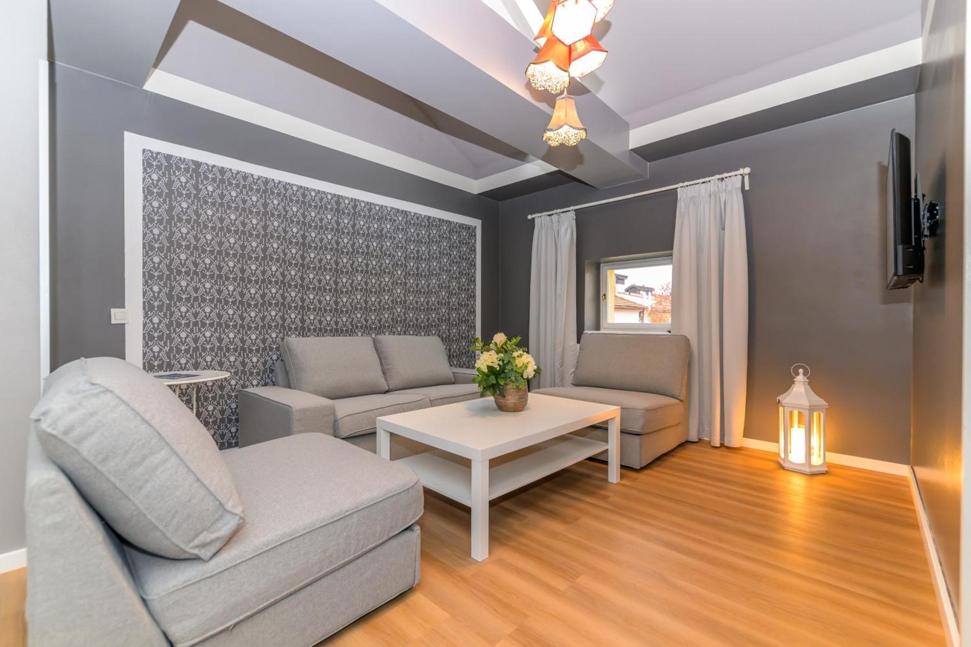 Royal Aparthotel 4*