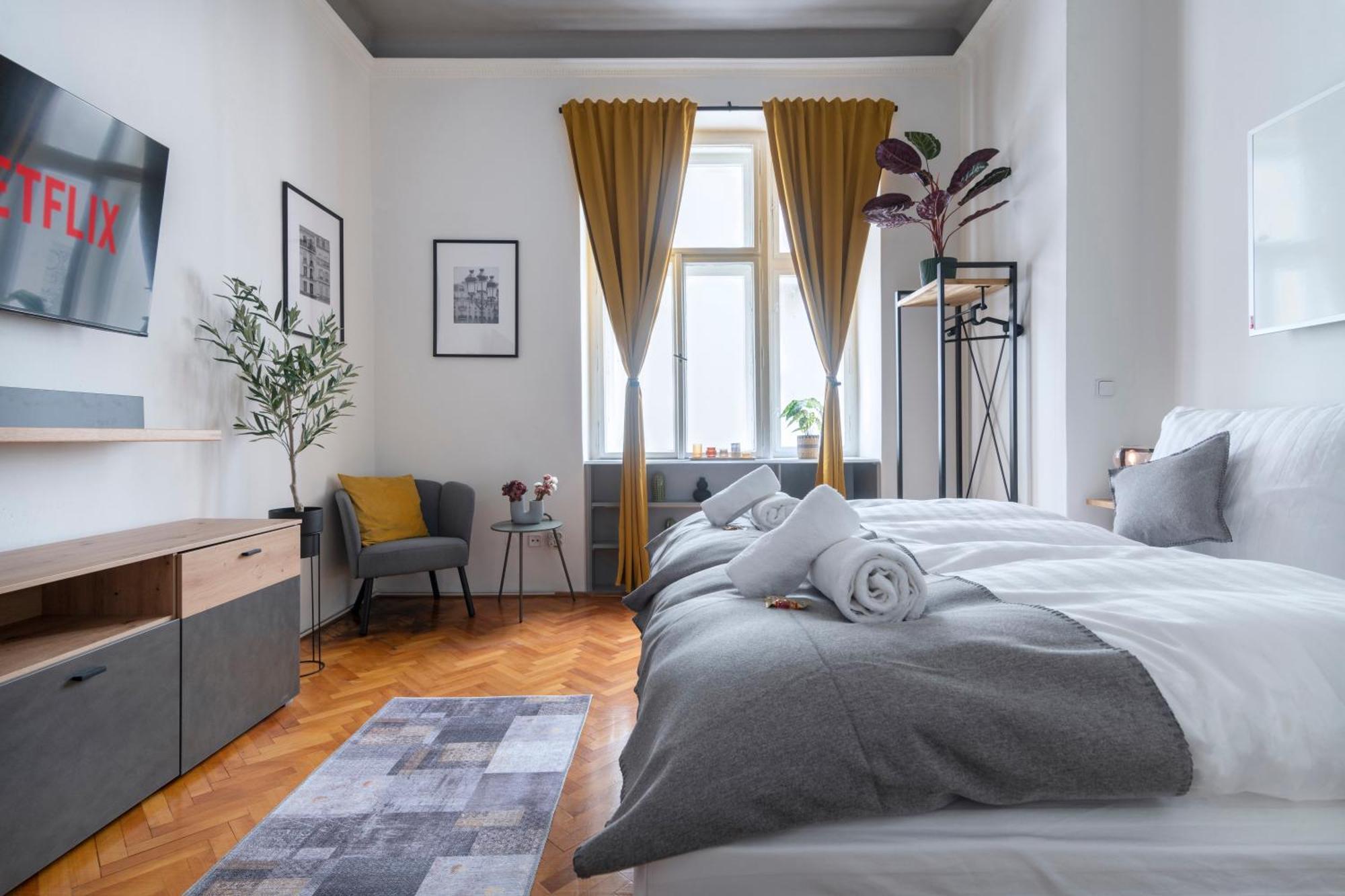 3 Bedroom Apartment *