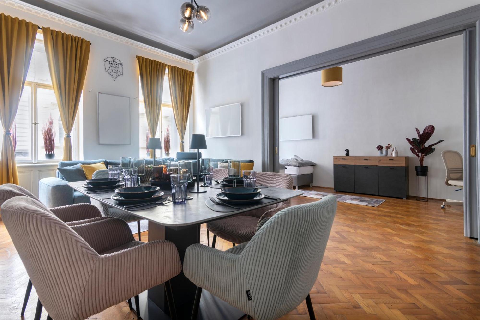 3 Bedroom Apartment *