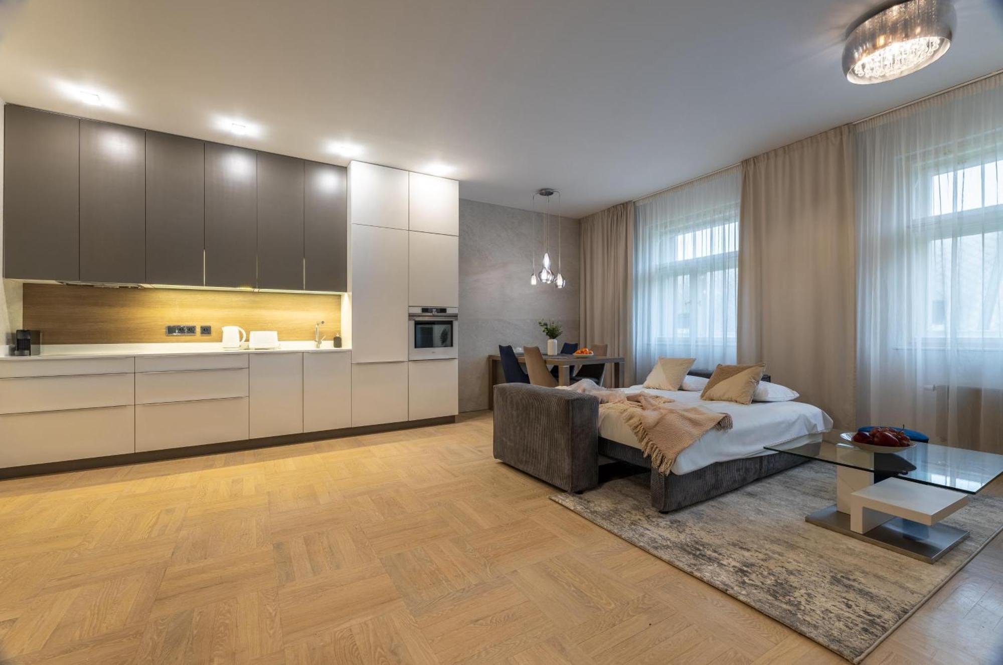 Apartment Chic & New Town By Subway *