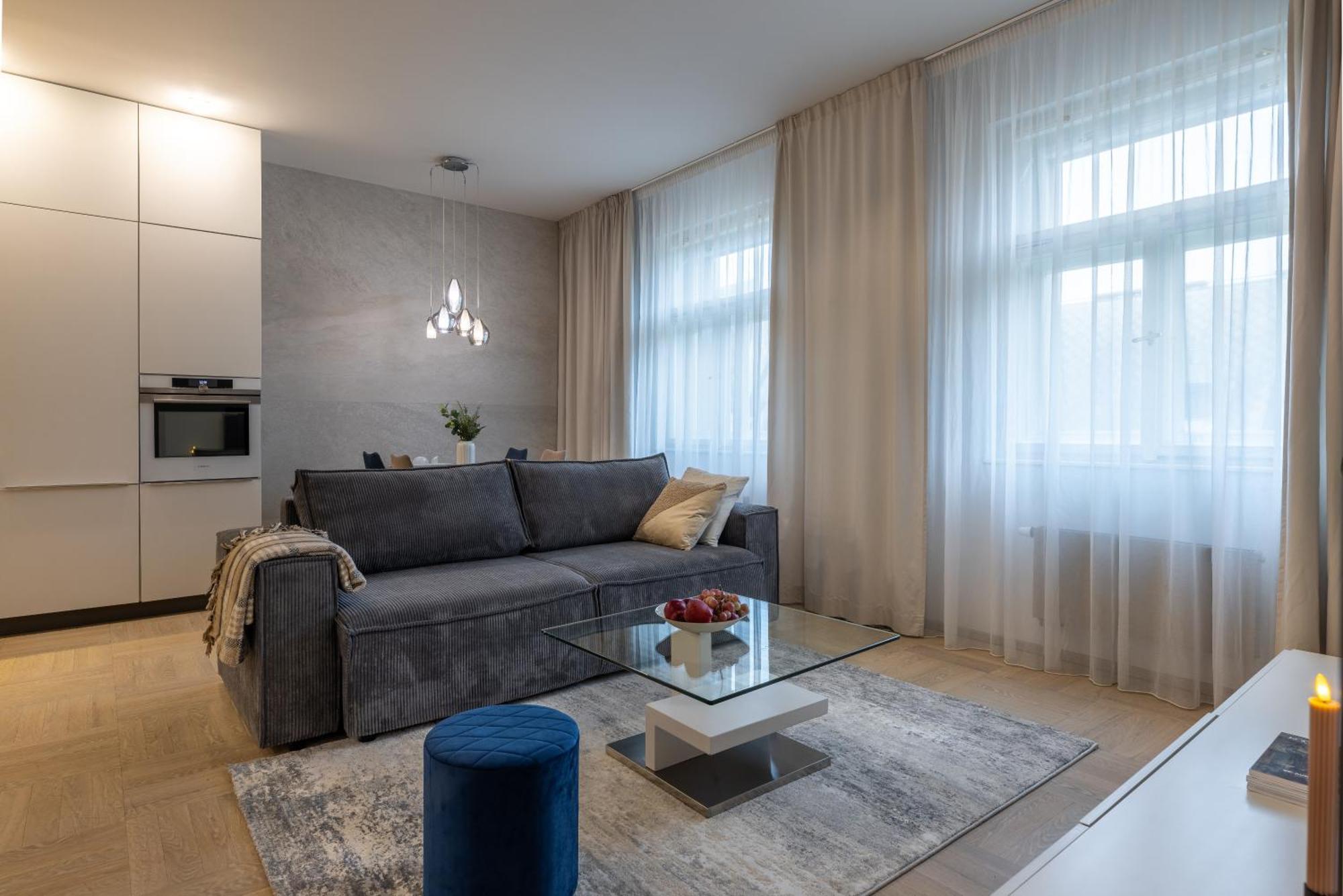 Chic & New Town By Subway Apartment Prague