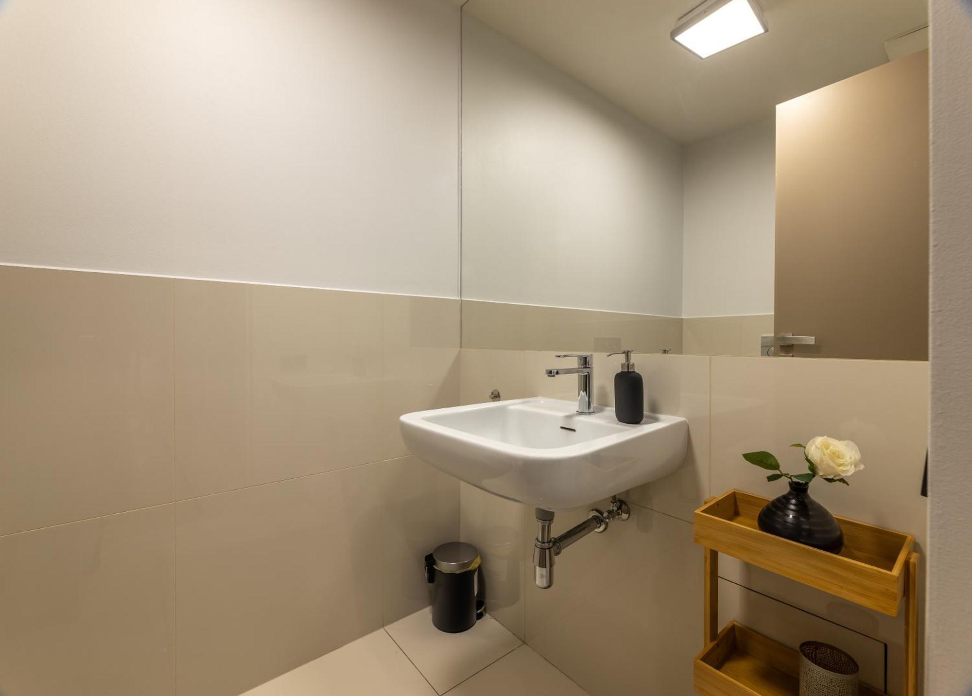 Chic & New Town By Subway Apartment Prague