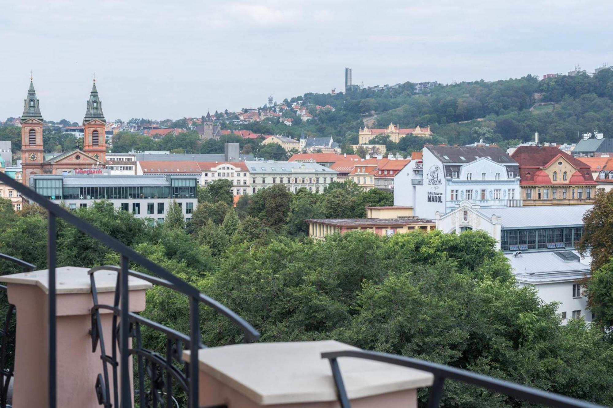 Daire Days - Sunny Riverside With Terraces Prag
