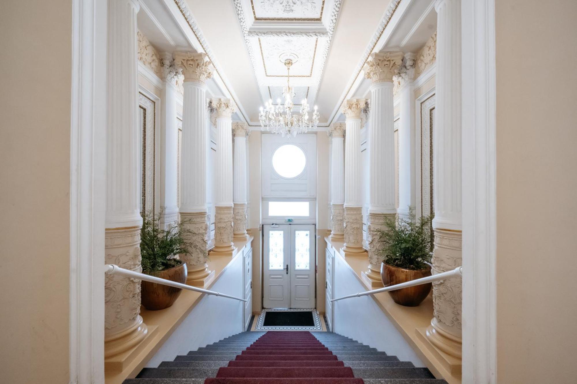 Days - National Museum Apartment
