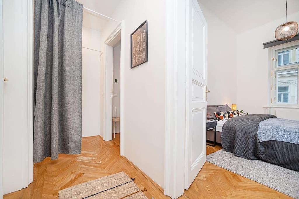 Apartment Bright And Designed In The Center Prague