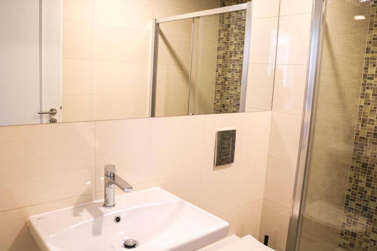 Rose And Aparthotel 3*