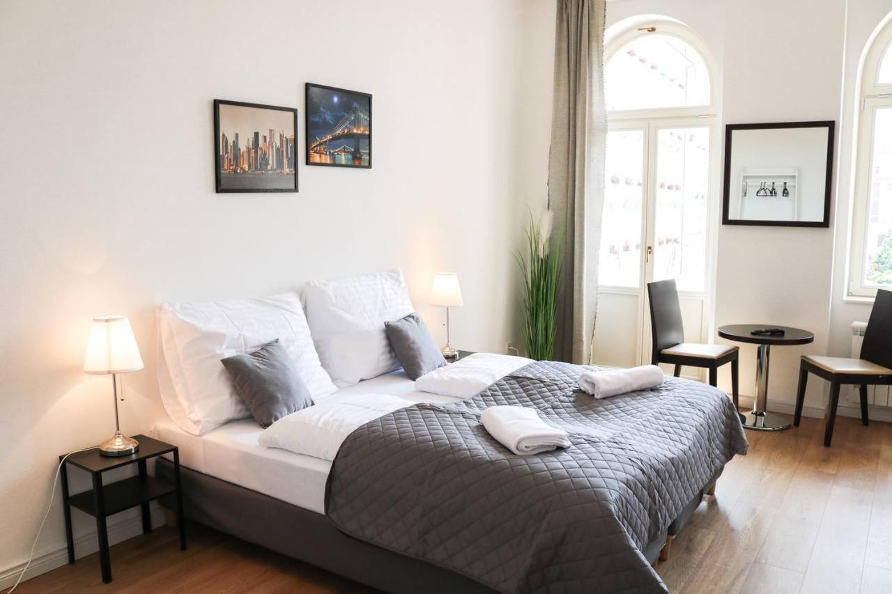Aparthotel Rose And 3*
