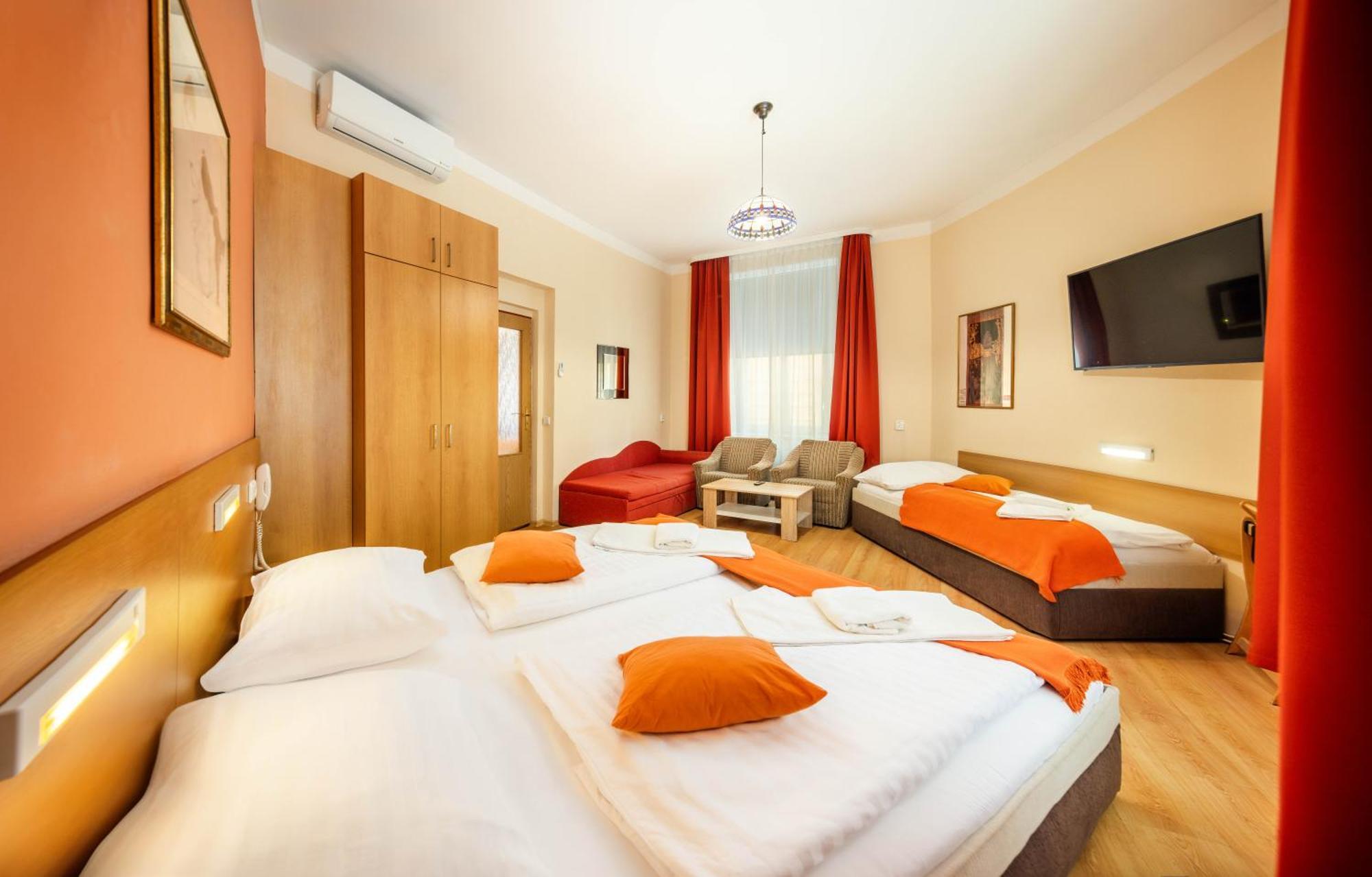 Golden Garni Prag