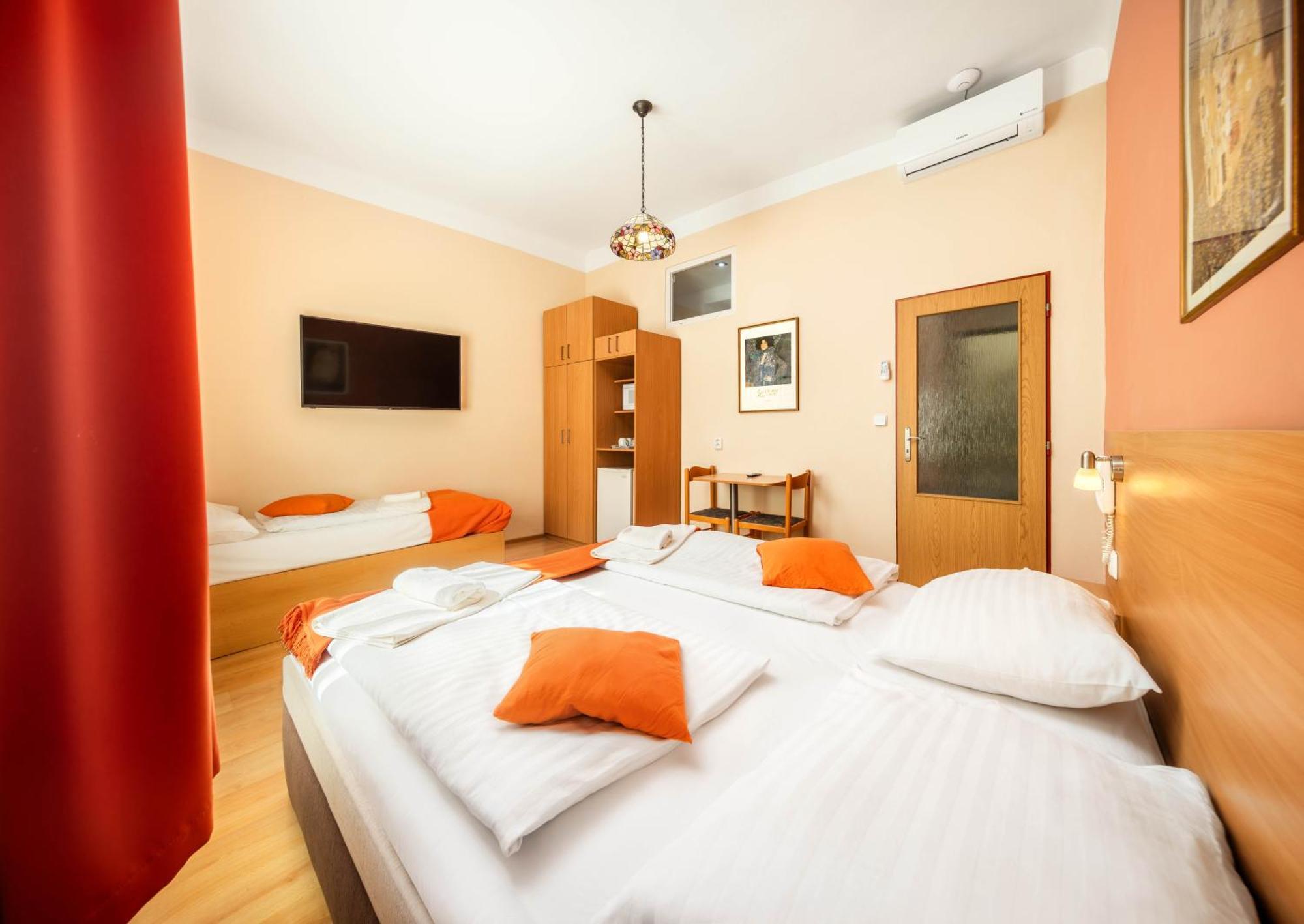 Golden Garni Otel 3*