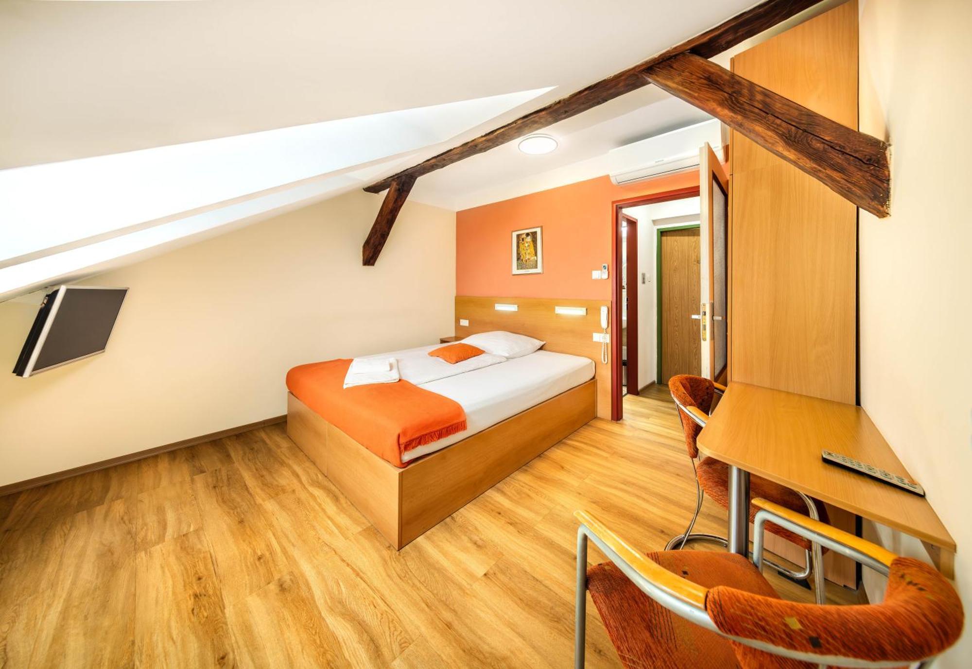 Golden Garni Prag