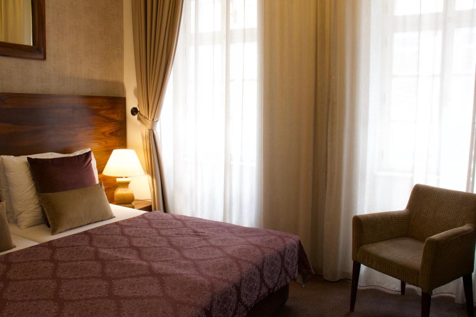 Agnes Hotel