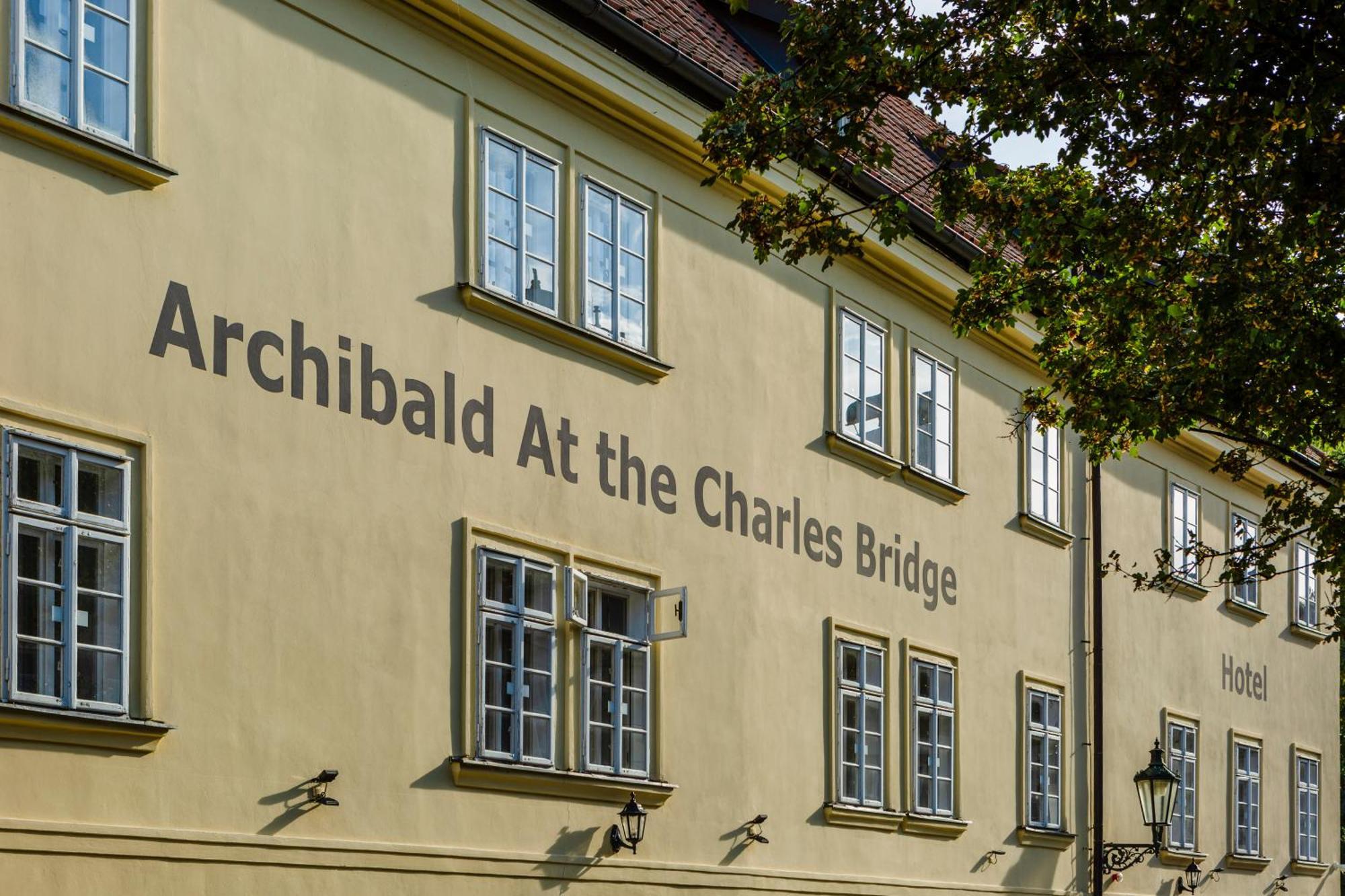Hotel Archibald At The Charles Bridge Praga