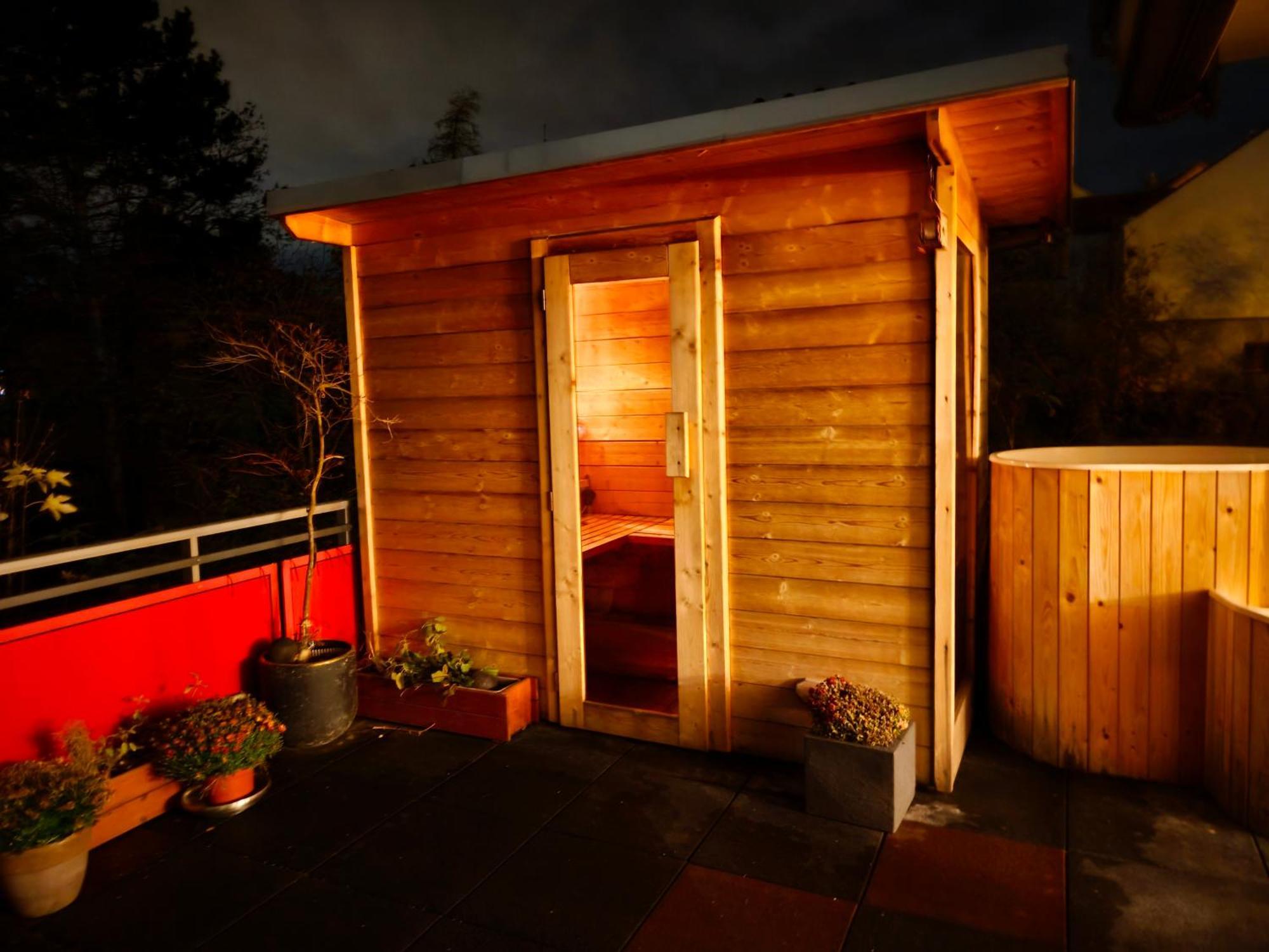 Sauna Zenklova 1, 4 Rooms, Terase, Garden, Sauna Prague