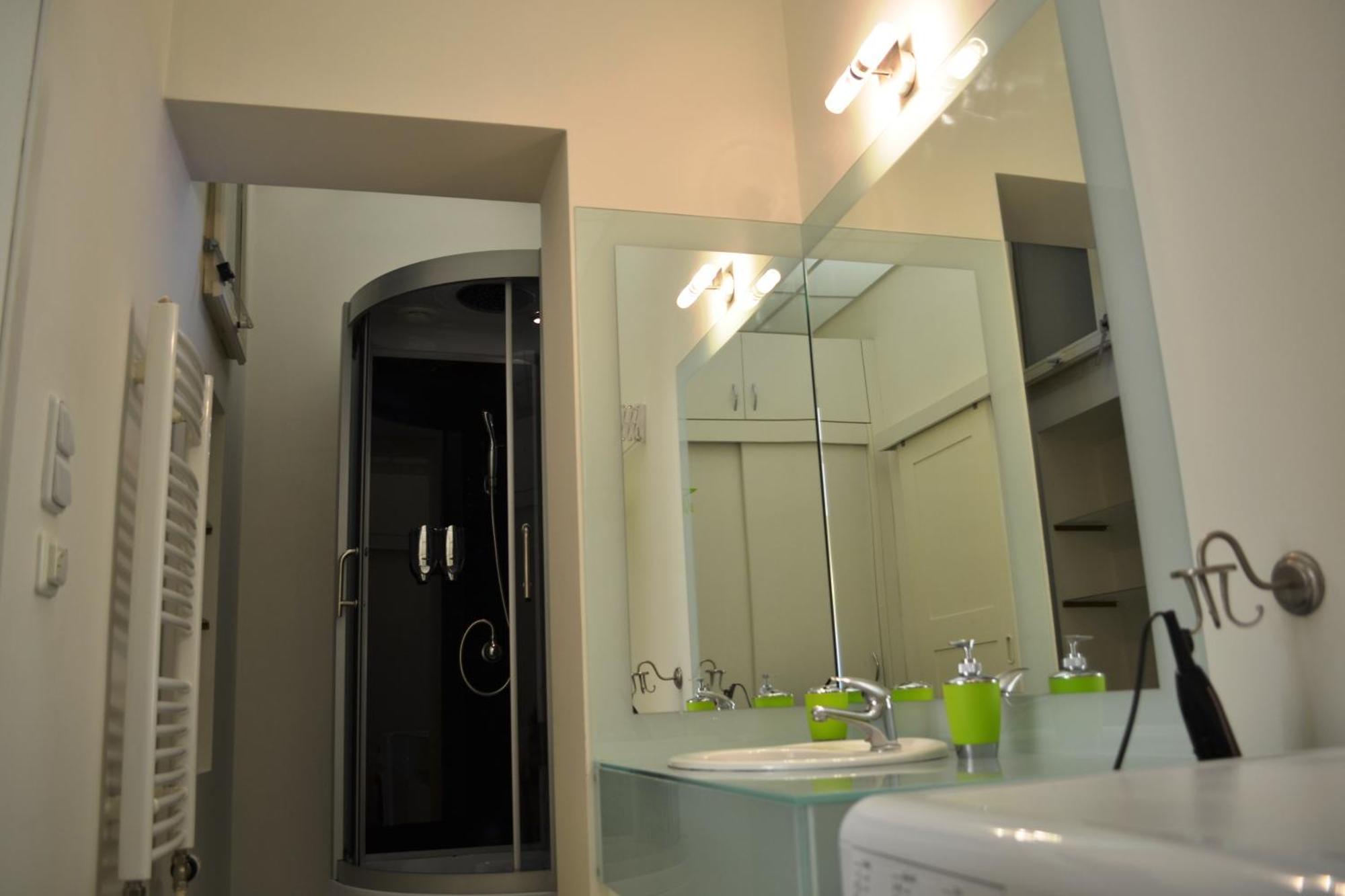 Sunflower 2bdr Flat By Ruterra *