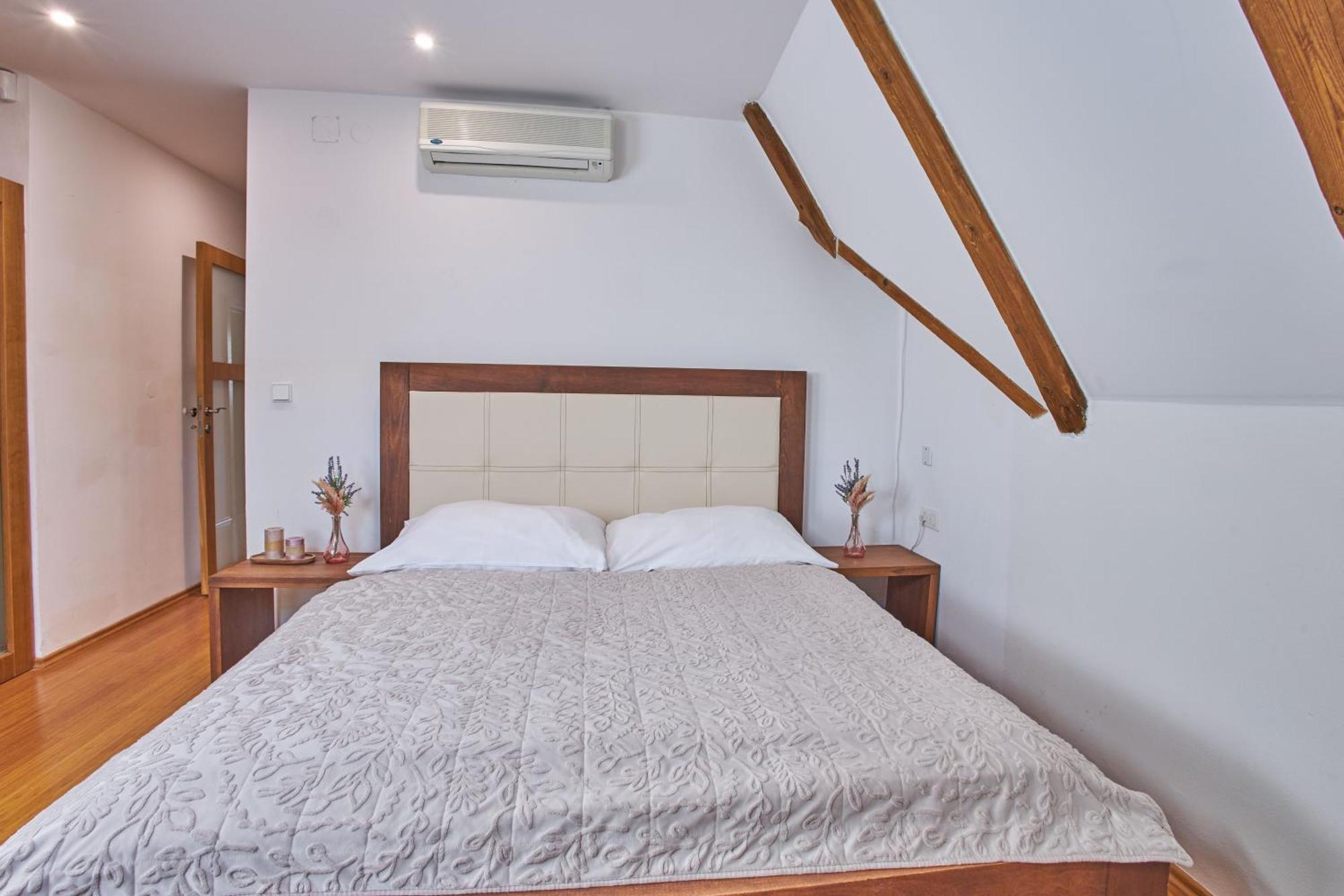 Apartment Zatecka - Terrace In The Old Town Prag