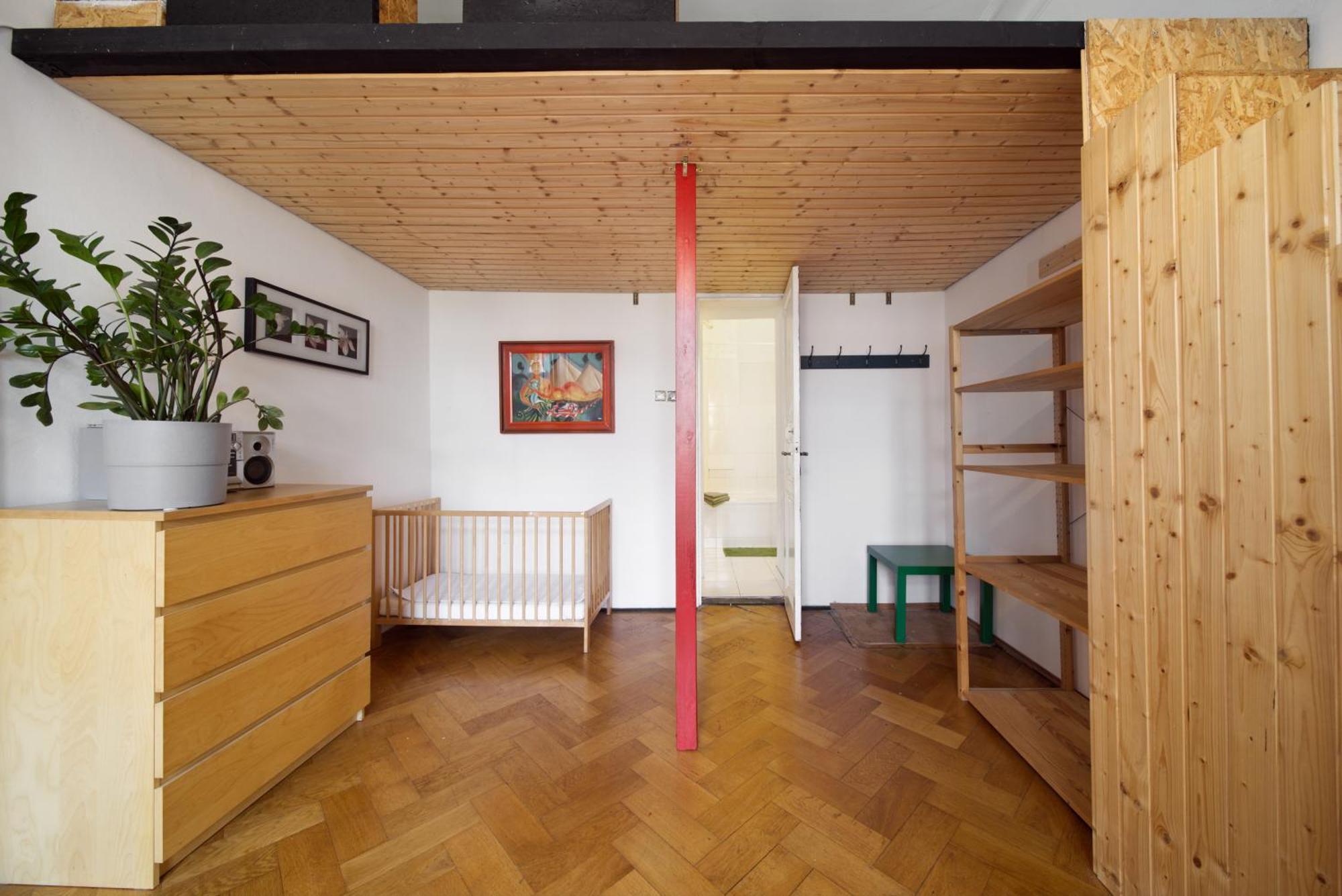 Mike's Huge Apartment *