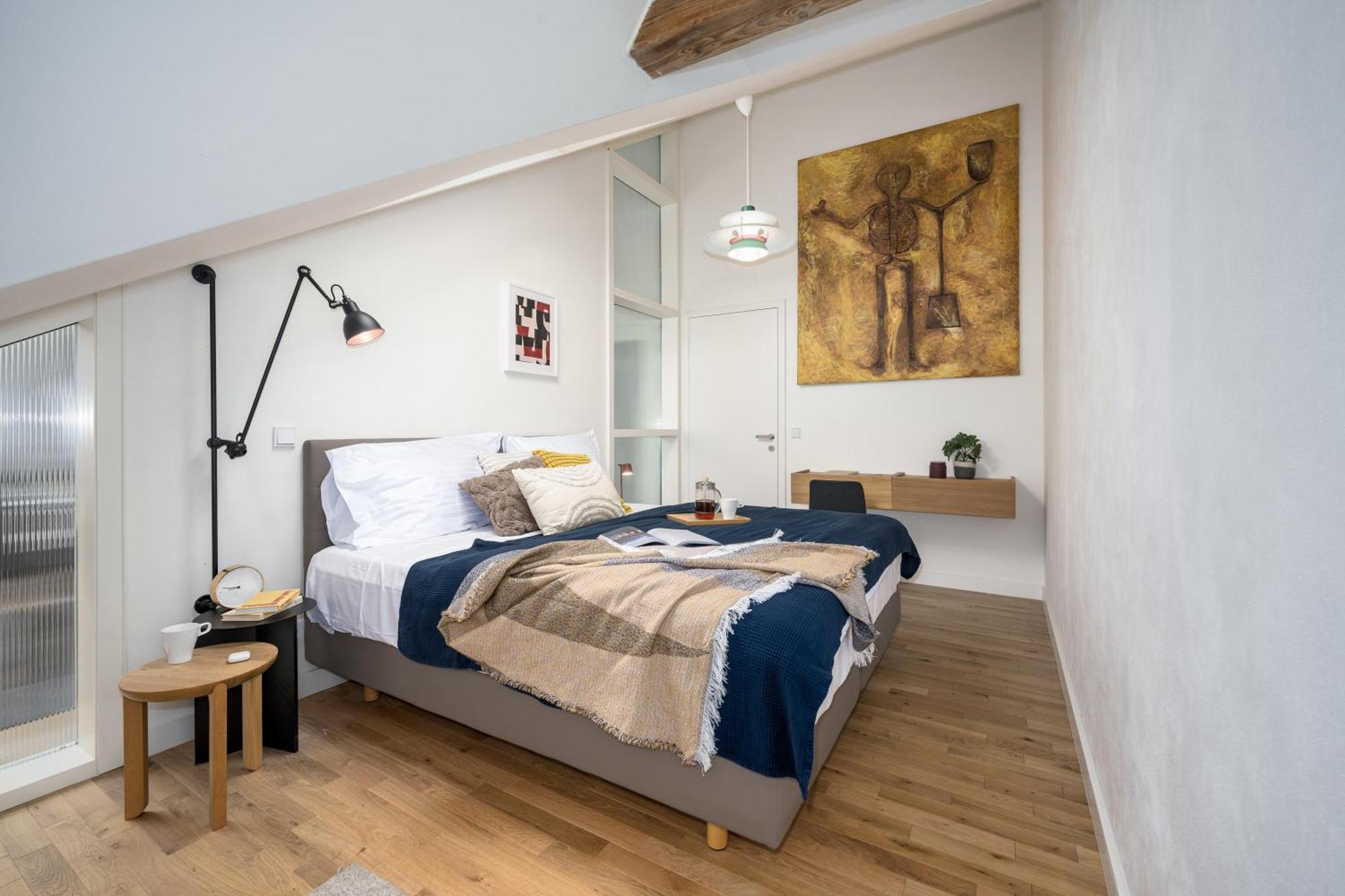 Days - Attic - Workspace - 100 Mbps Wi-fi - Park Nearby Prague