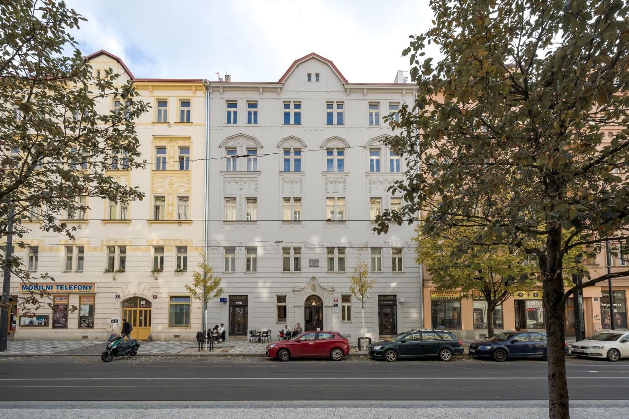 Days - Attic - Workspace - 100 Mbps Wi-fi - Park Nearby Apartment
