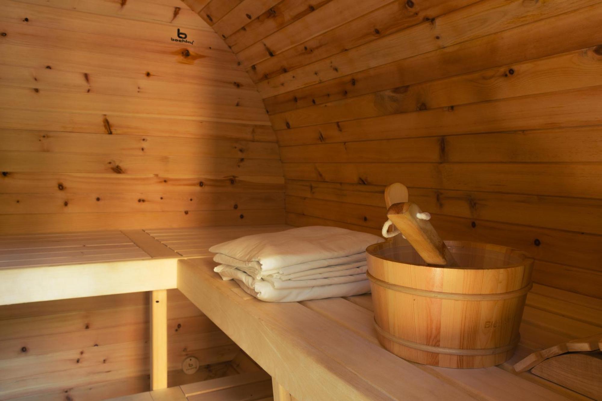 Prague Wellness Home, Forest Getaway Villa Prag