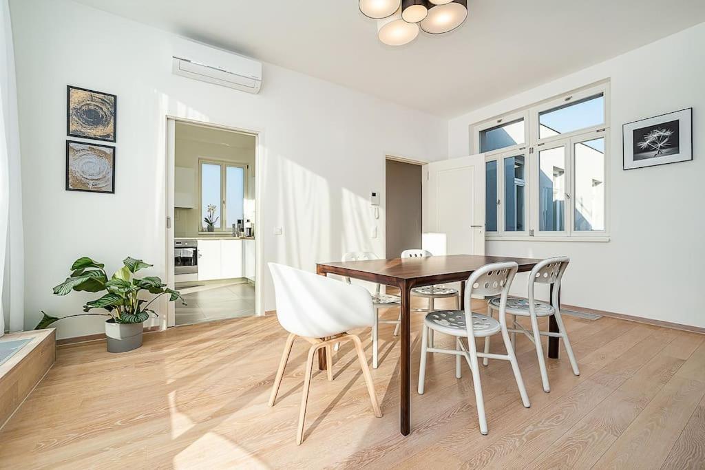 High-class Rooftop Apt. With Spacious Terrace * Praga