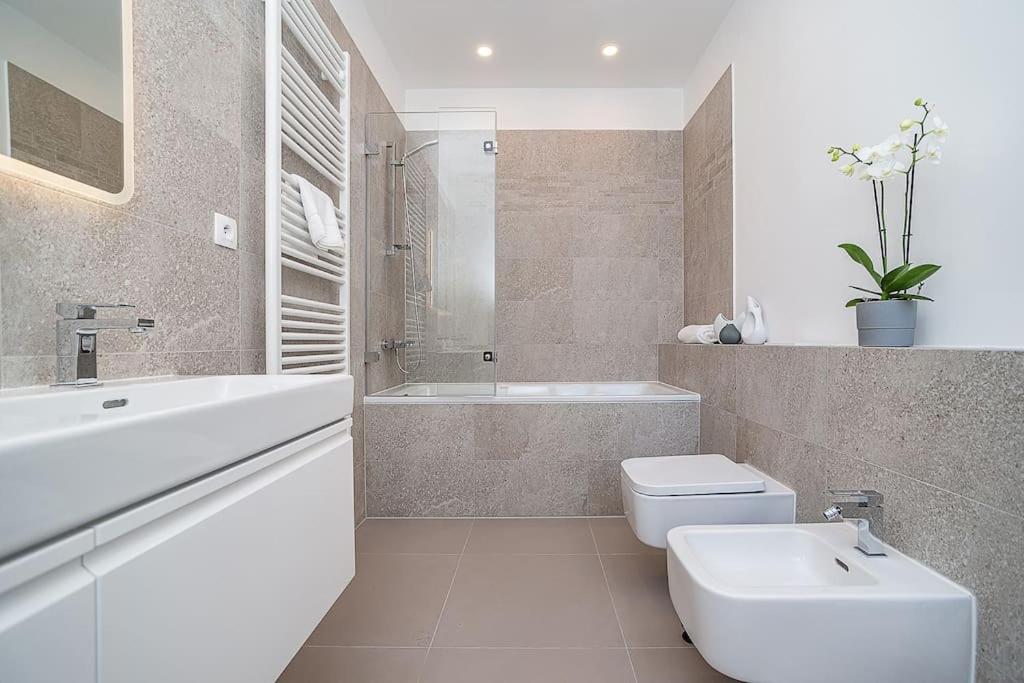 High-class Rooftop Apt. With Spacious Terrace Apartamento Praga