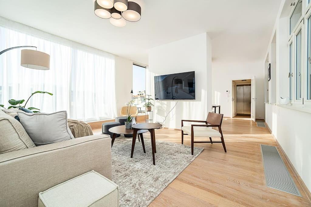 High-class Rooftop Apt. With Spacious Terrace Prague