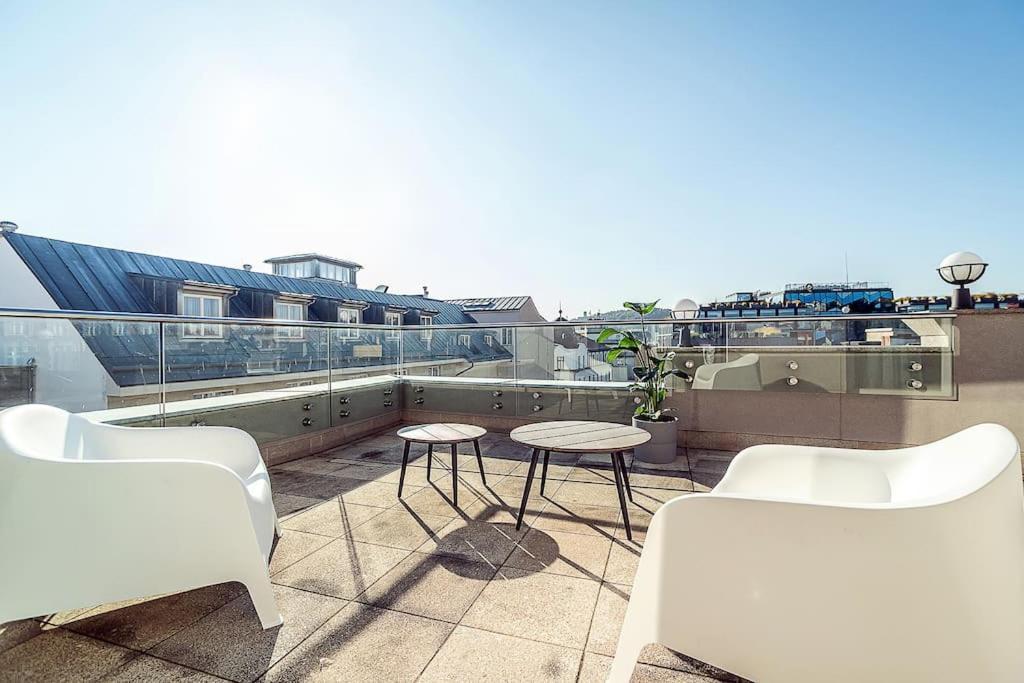 High-class Rooftop Apt. With Spacious Terrace * Praga