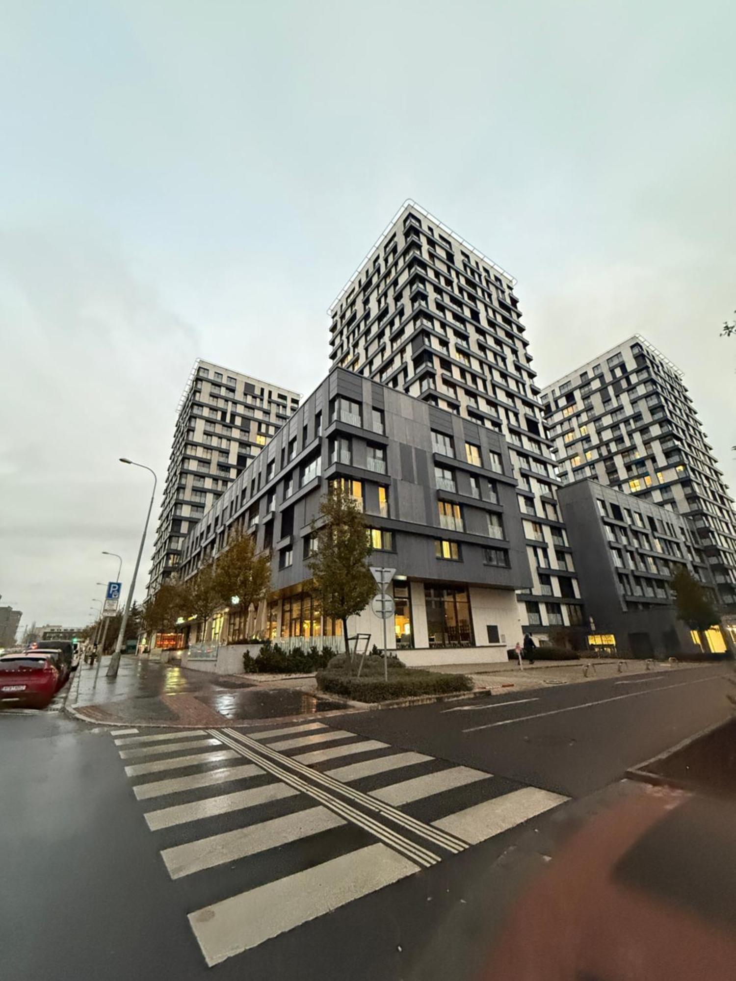 Garden Towers In Center *
