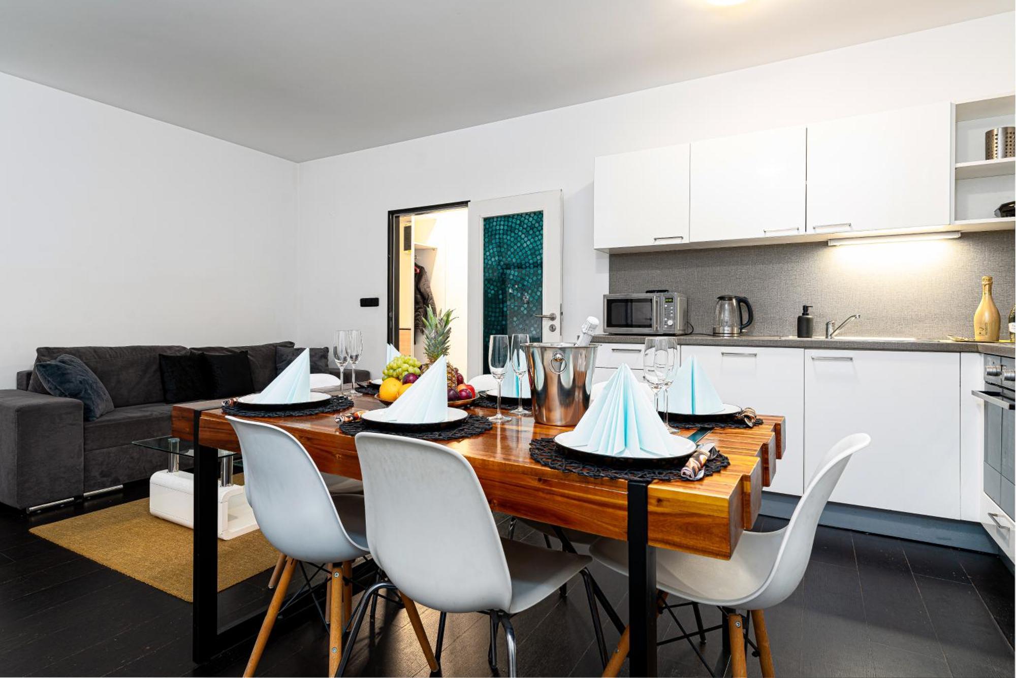 Kingdom Silver Deluxe Apartment