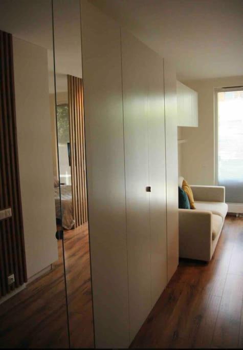Charming Small And Private Garden Apartment *