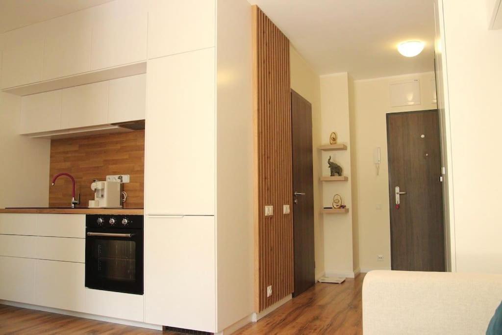 Apartment Charming Small And Private Garden