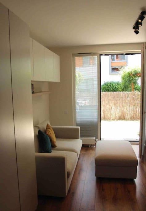 Apartment Charming Small And Private Garden Prague