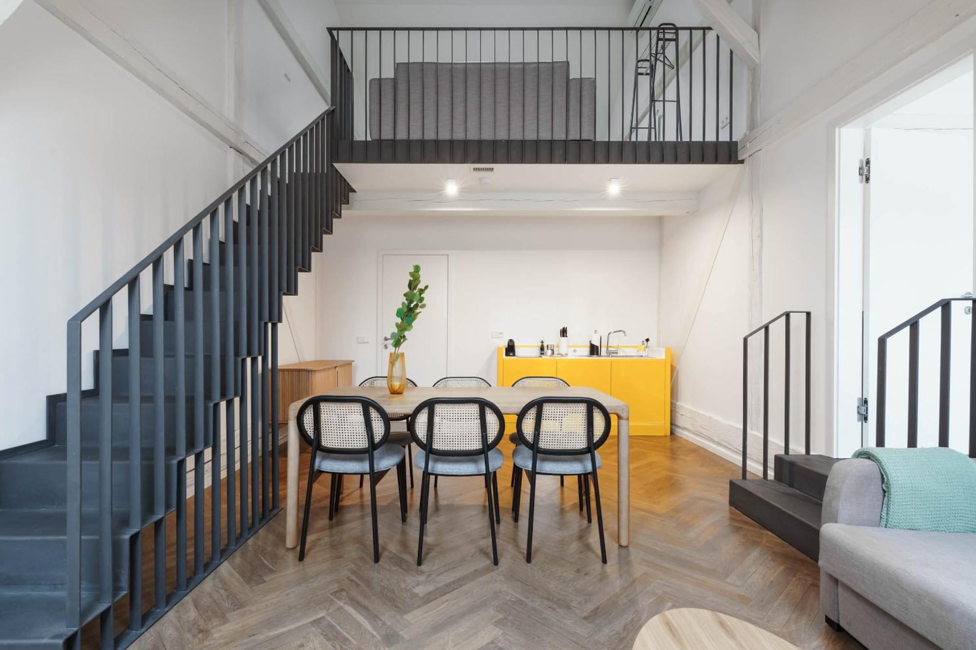 Limehome Halkova 4*