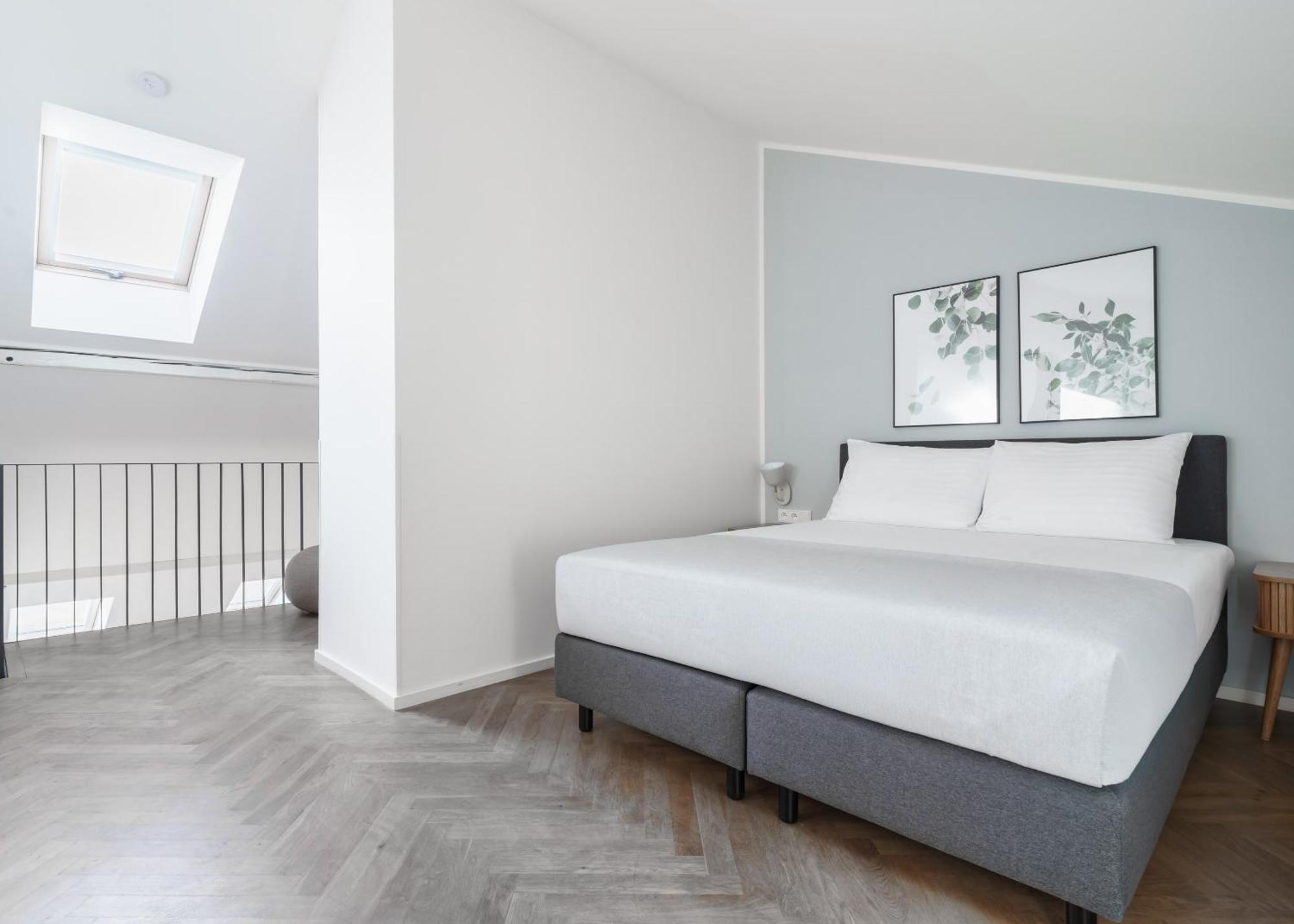 Limehome Halkova Prague