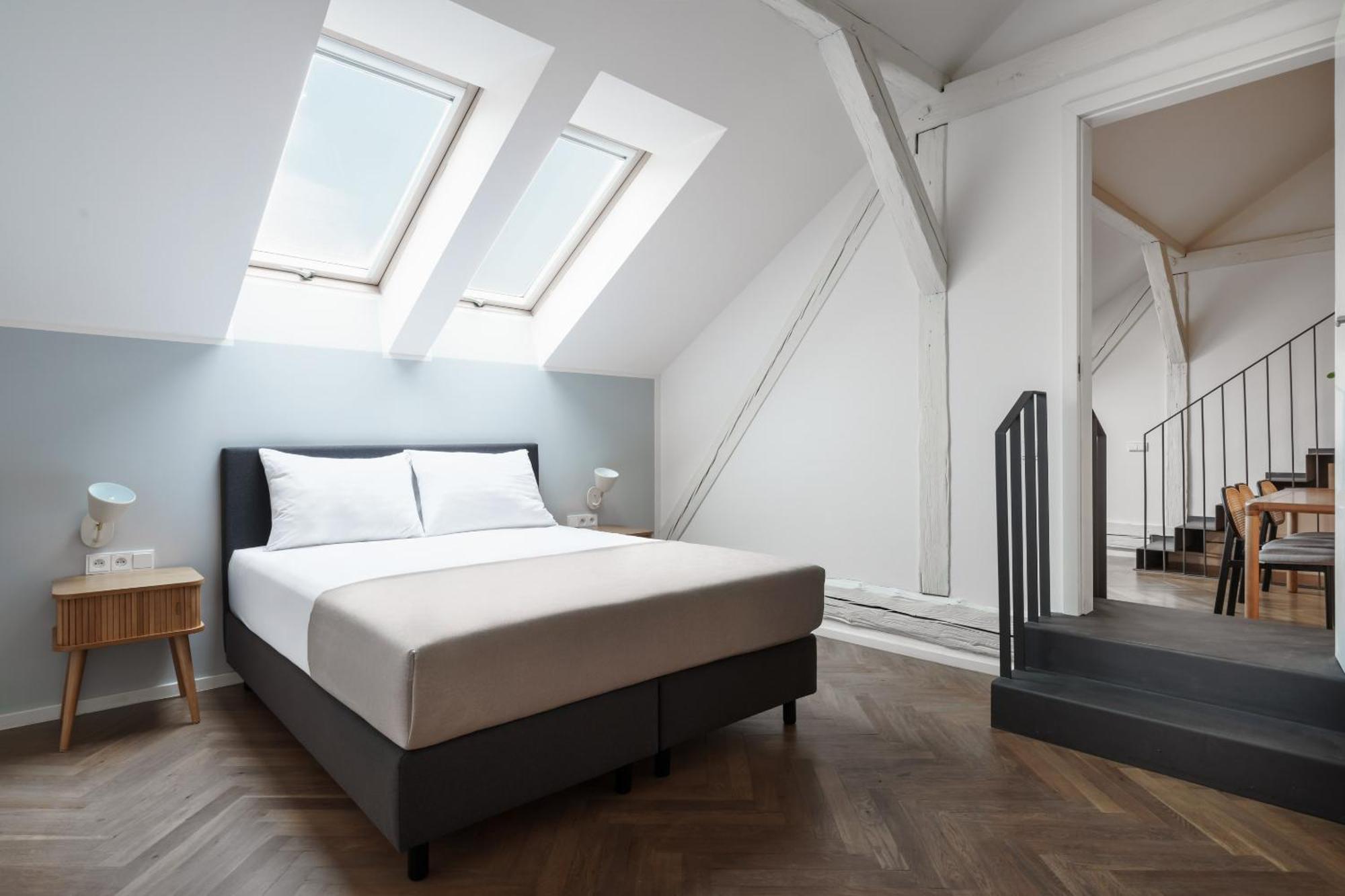 Limehome Halkova 4* Prague