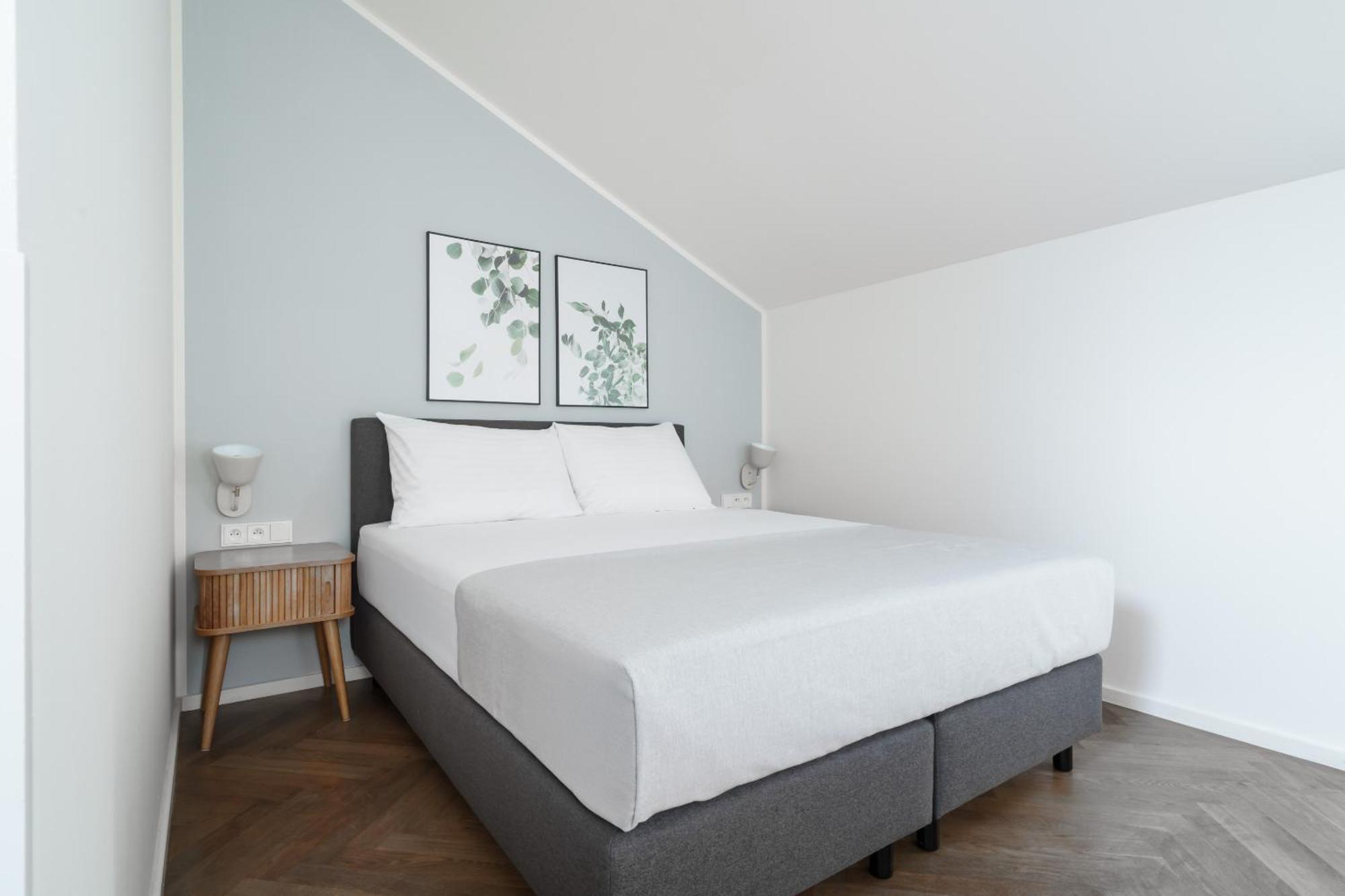 Limehome Halkova Aparthotel
