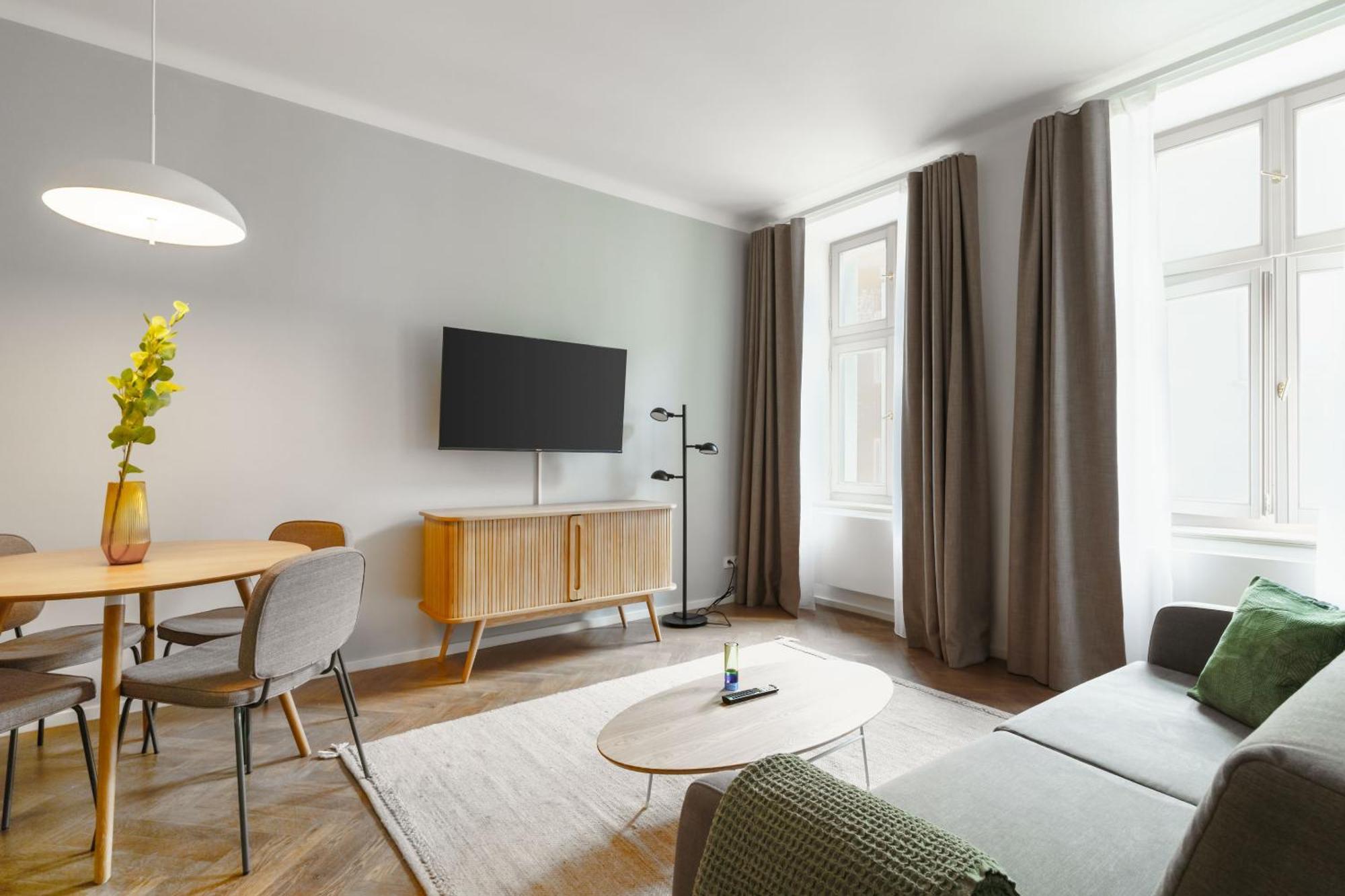 Limehome Halkova Aparthotel 4*