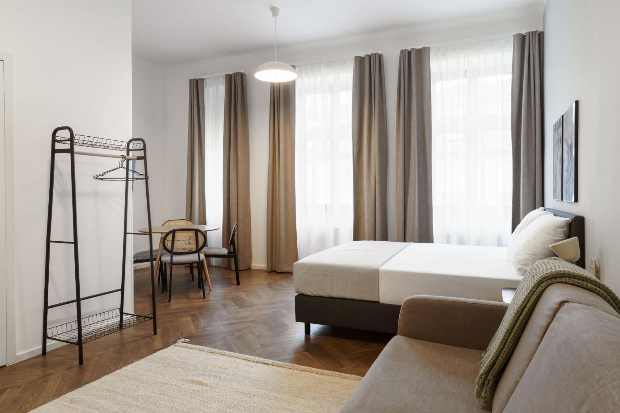 Limehome Halkova 4* Prague
