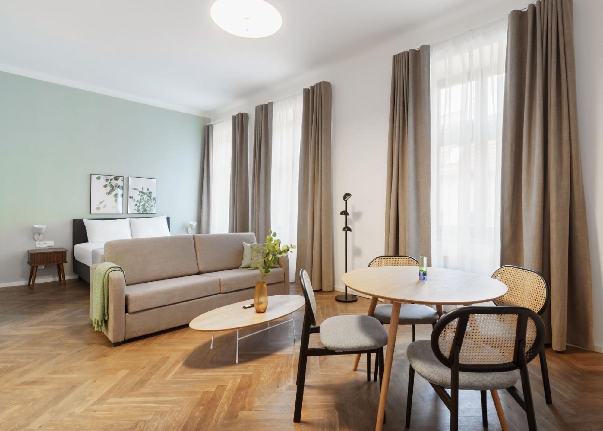 Limehome Halkova Aparthotel