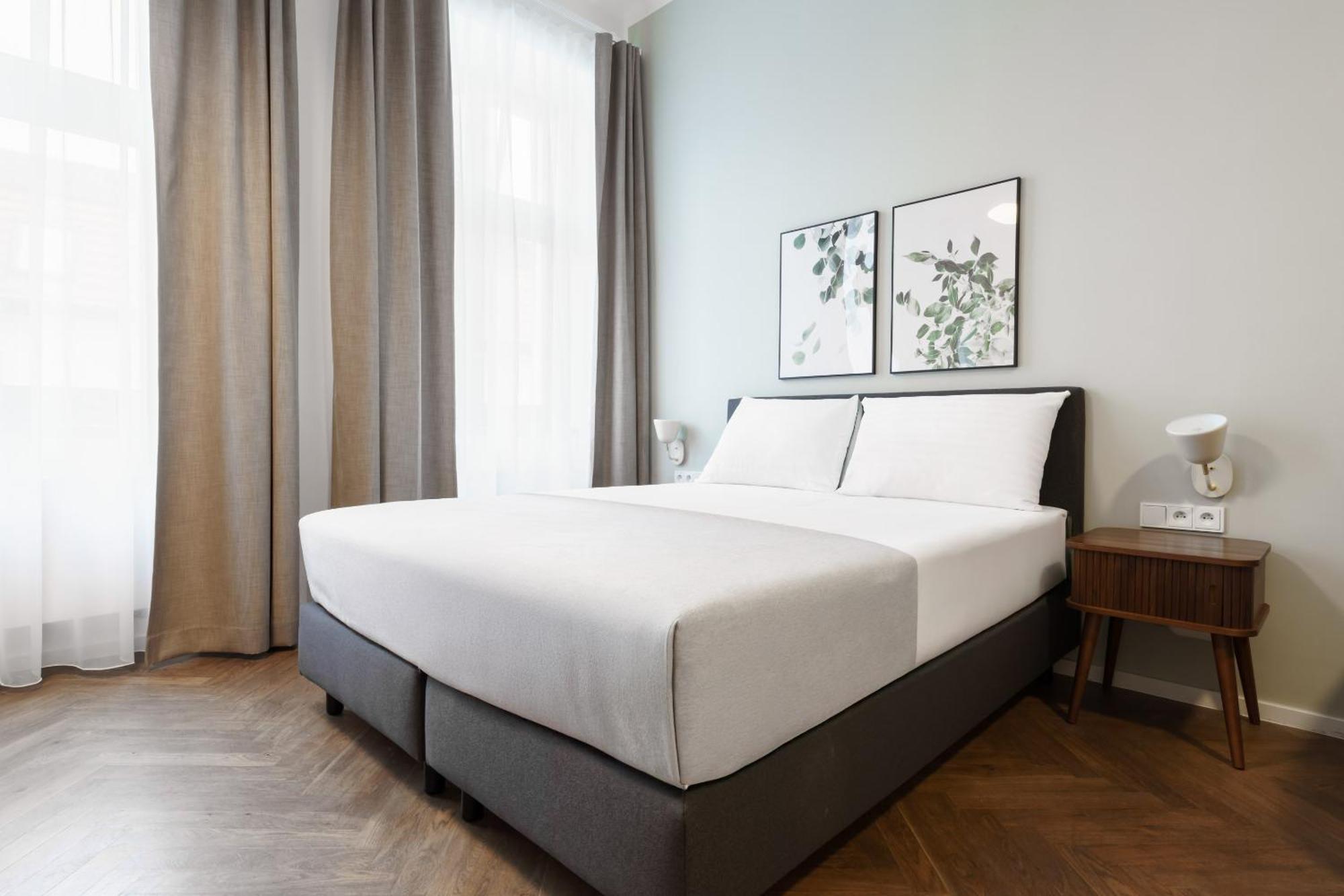 Limehome Halkova 4*