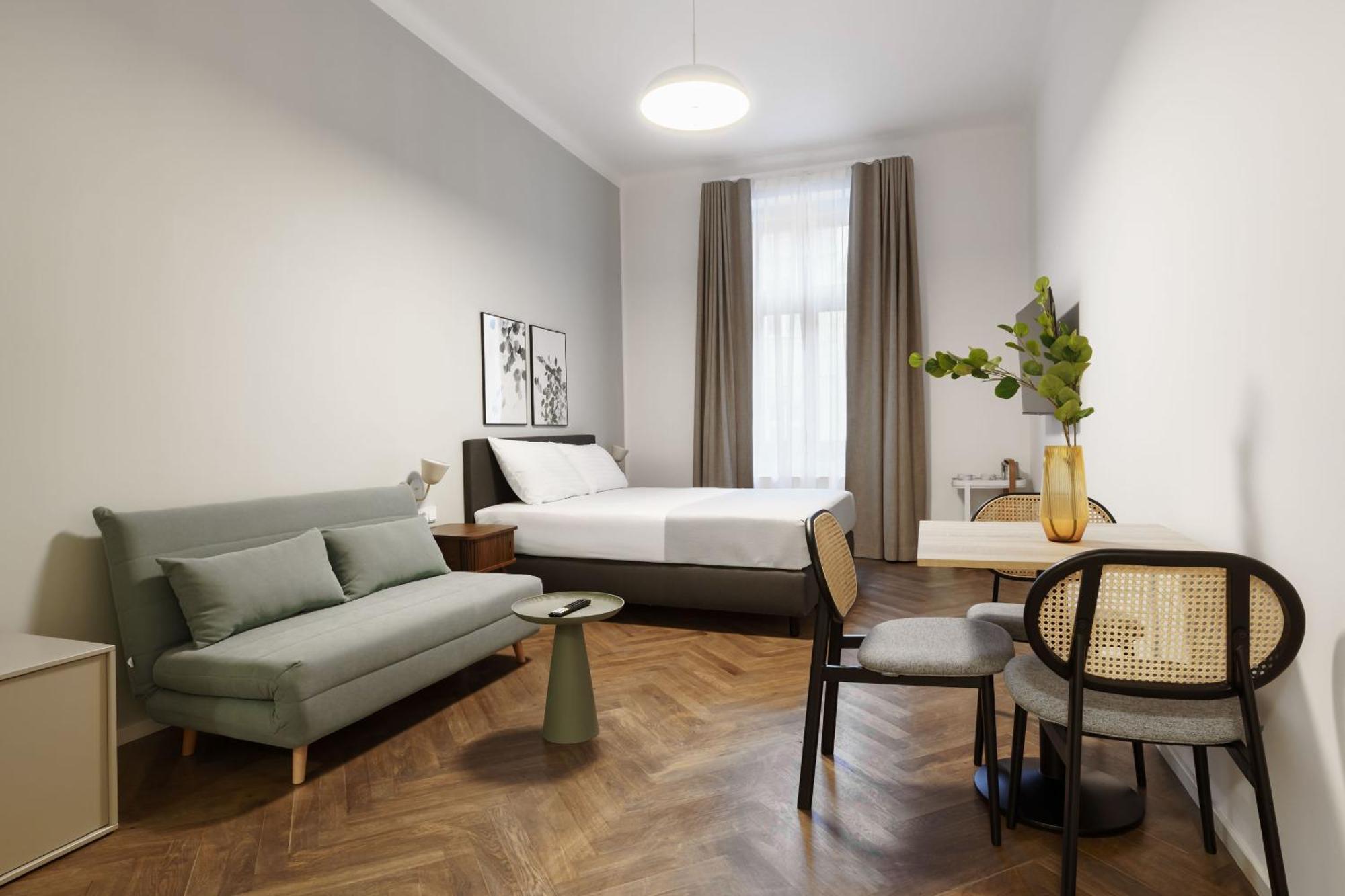 Limehome Halkova Aparthotel 4*