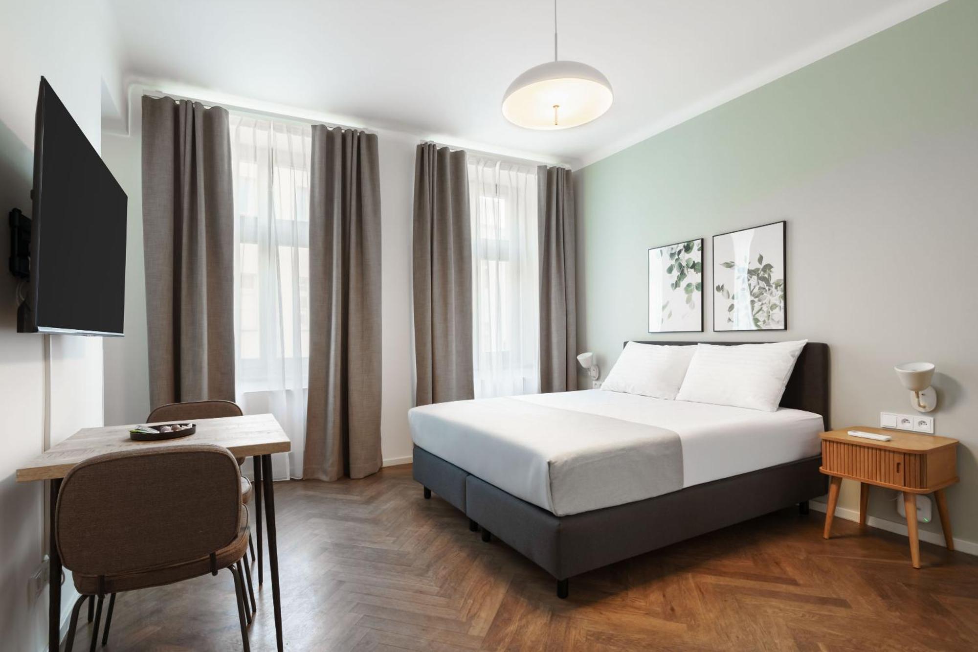 Limehome Halkova Aparthotel