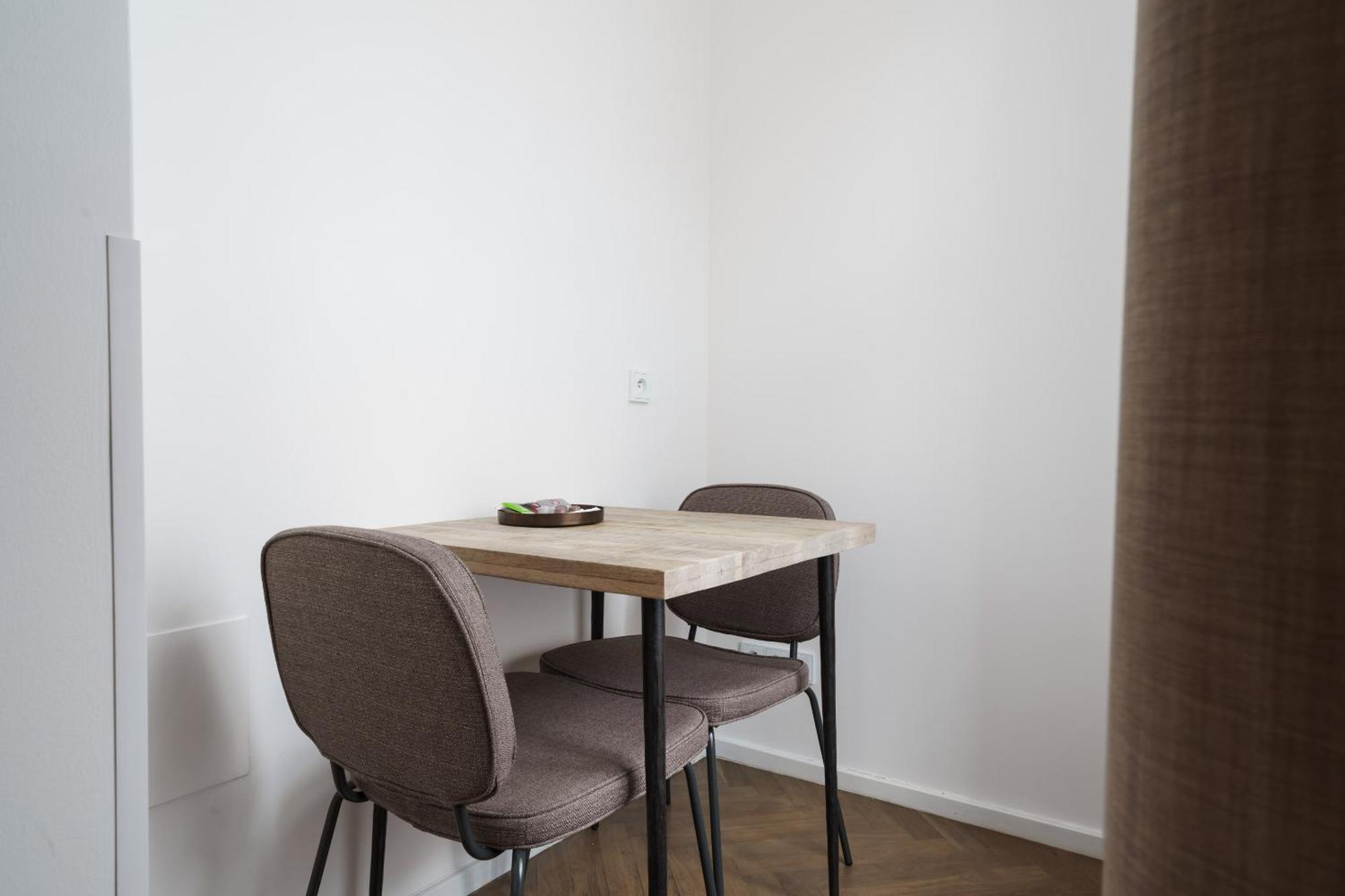 Limehome Halkova Aparthotel