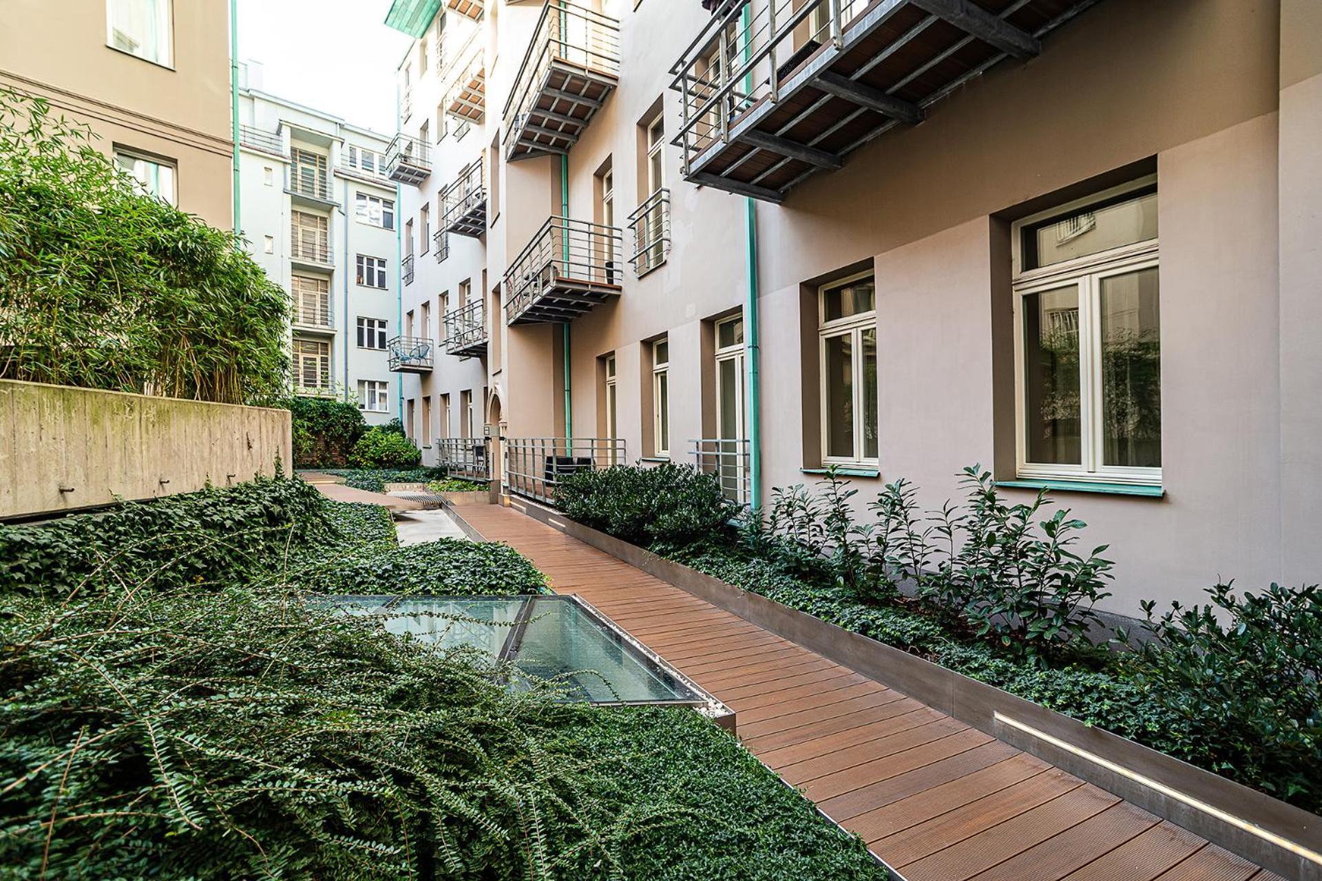 Apartment Stunning Designer With Terrace