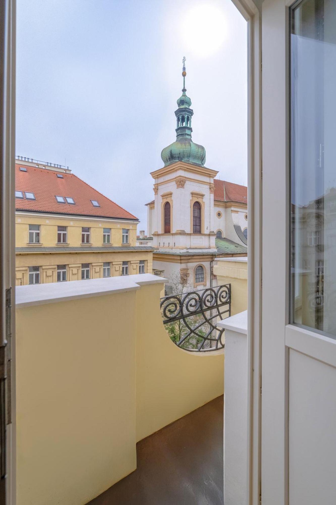 Apartment Chic Brick In Historic City By Rentez Prague