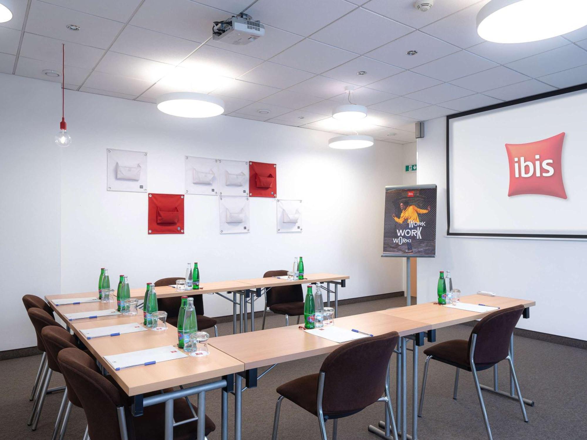 Ibis Wenceslas Square 3*