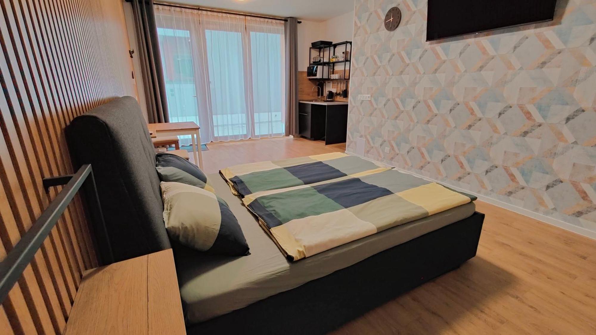 Plzenska 465 Free Parking & Ps3 Apartamento